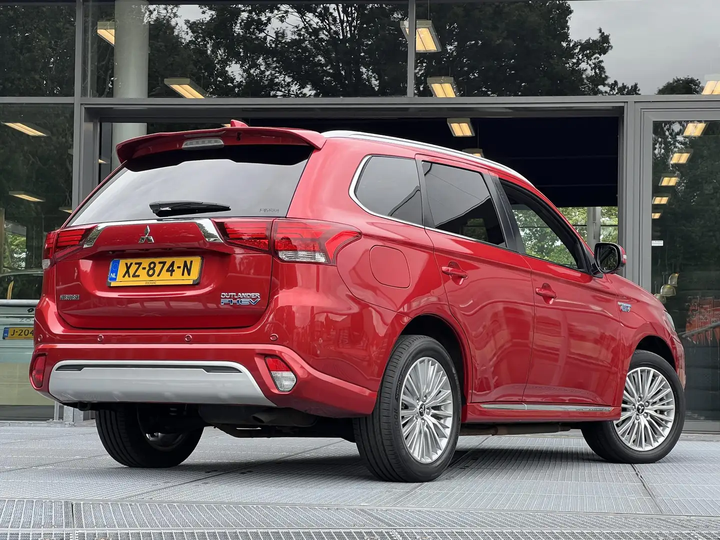 Mitsubishi Outlander 2.4 PHEV Instyle | Schuifdak | Leder | Rood - 2
