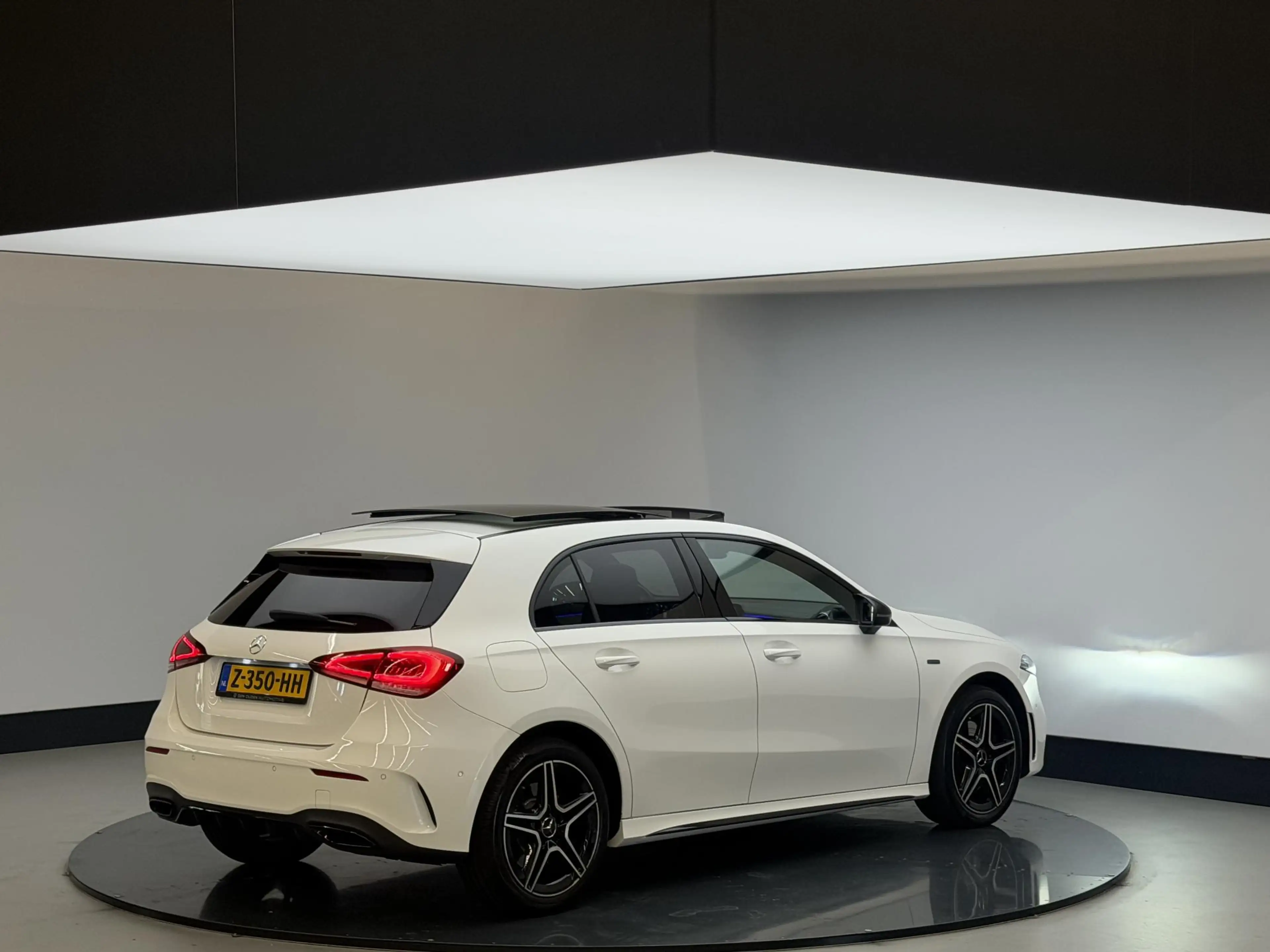Mercedes-Benz A 250 e | AMG | Panodak | Sfeerverlichting | Carplay | S — photo 8