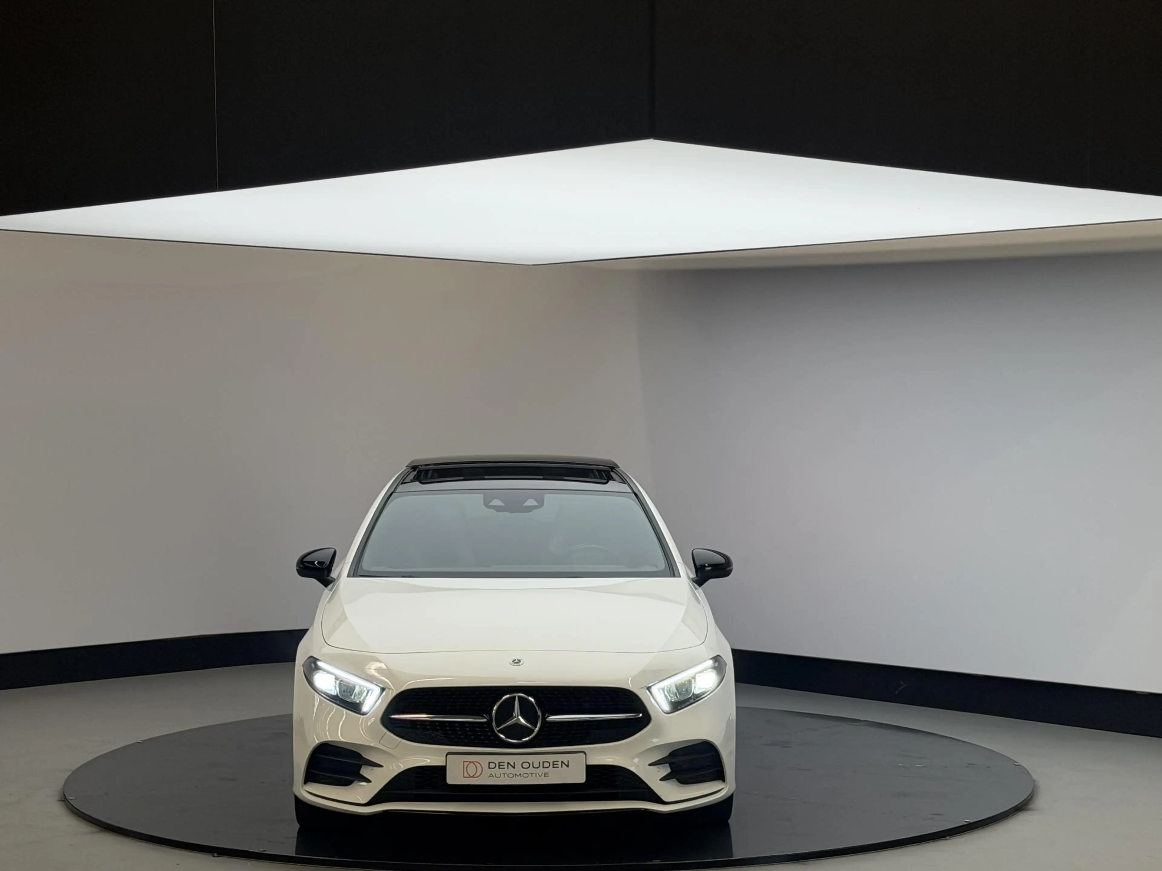 Mercedes-Benz A 250 e | AMG | Panodak | Sfeerverlichting | Carplay | S — photo 9