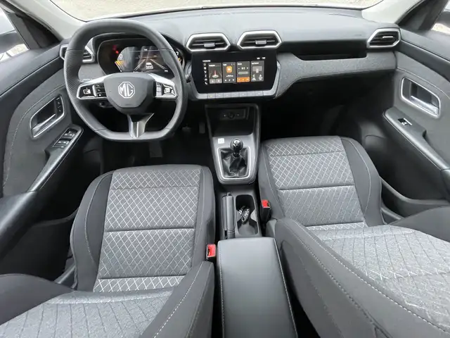 MG ZS view 7