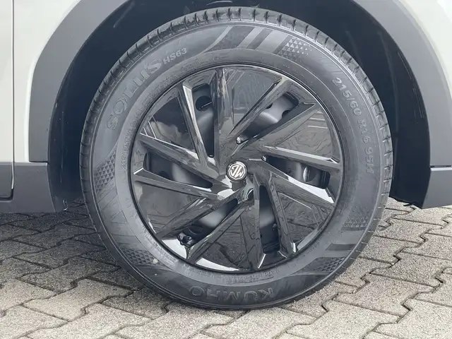 MG ZS view 15