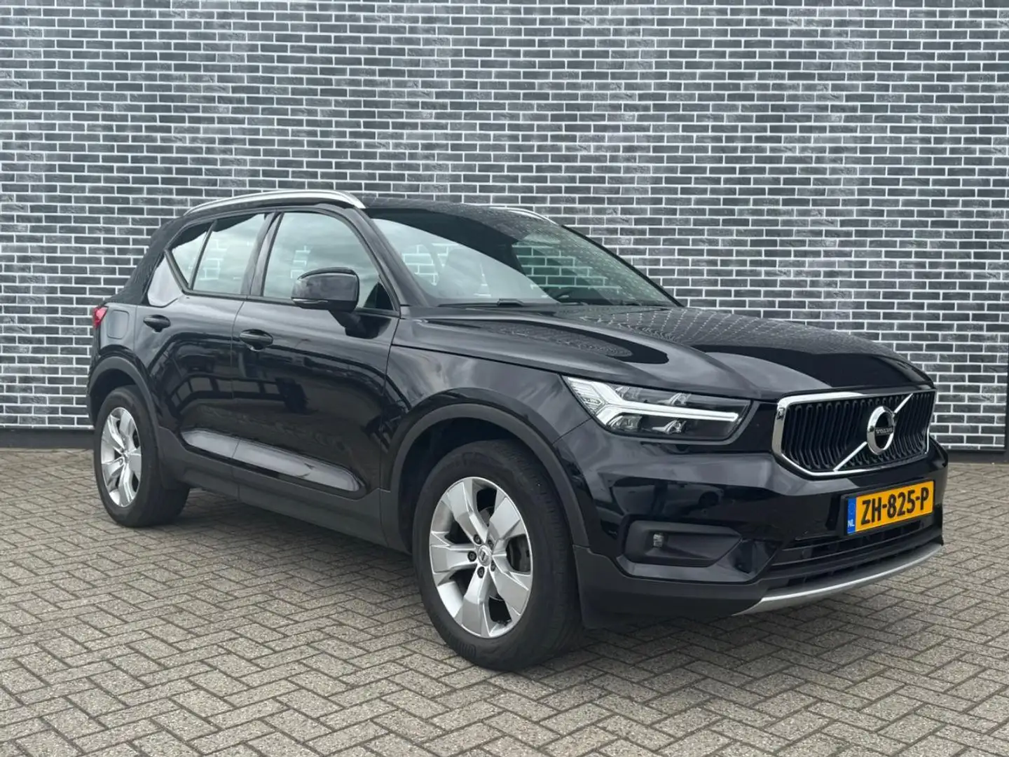 Volvo XC40 1.5 T3 Momentum Pro Noir - 2