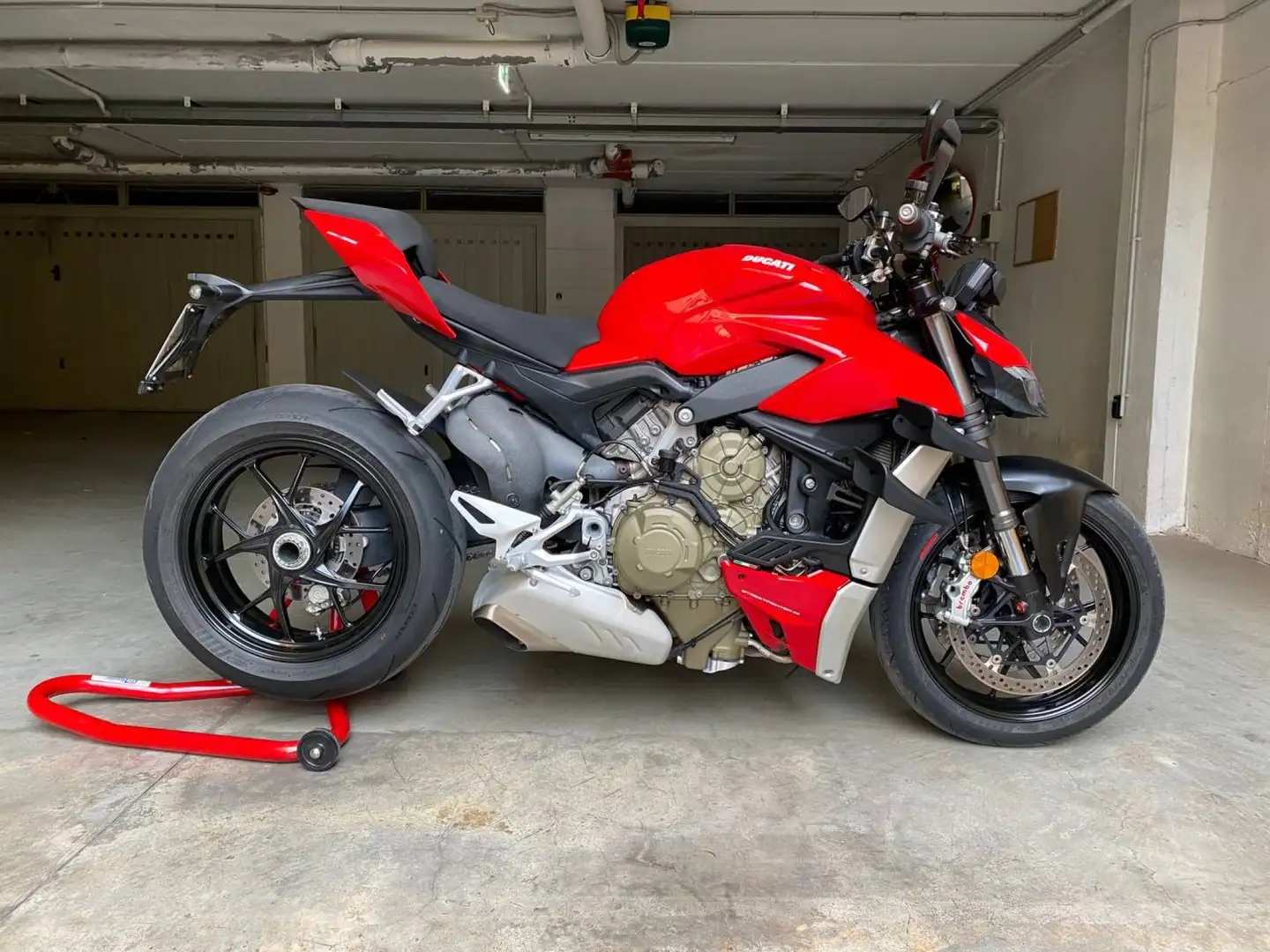 Ducati Streetfighter V4 - 2