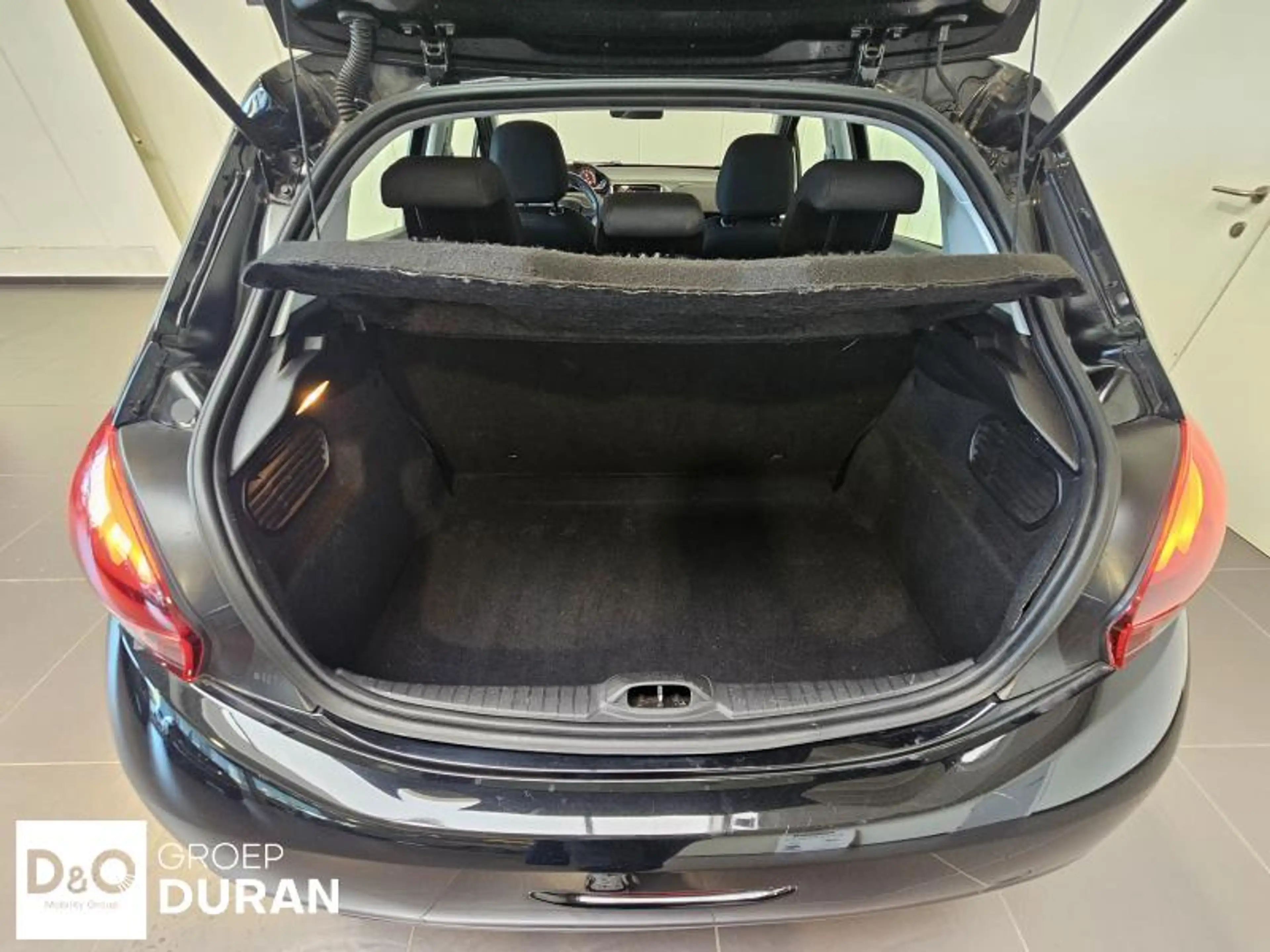 Peugeot 208 Like 1.2 PureTech Man.5 — photo 5