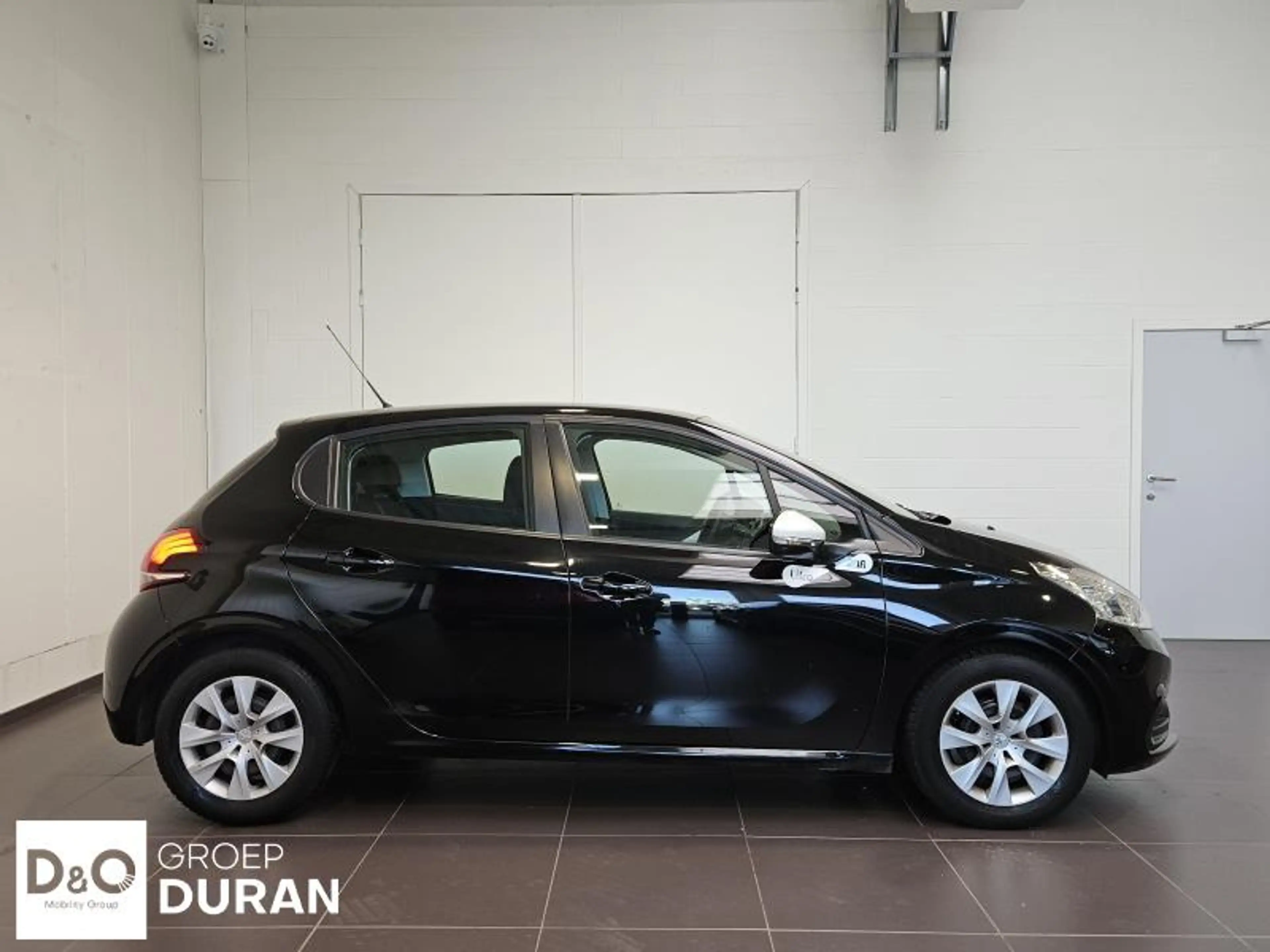 Peugeot 208 Like 1.2 PureTech Man.5 — photo 7