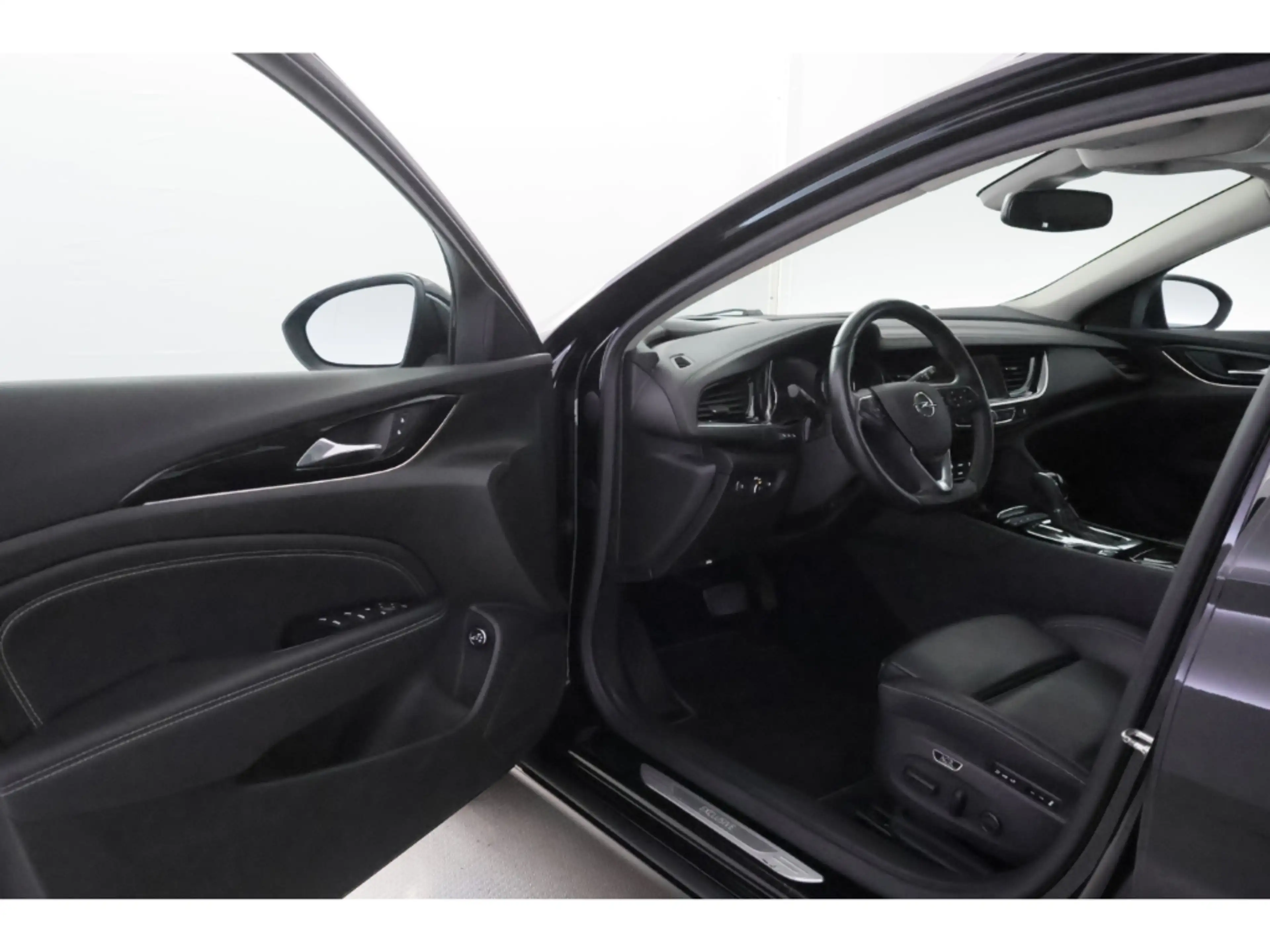 Opel Insignia B 1.6T ST Aut.Ultimate+LED+NAVI+HUD+KAMERA — photo 16