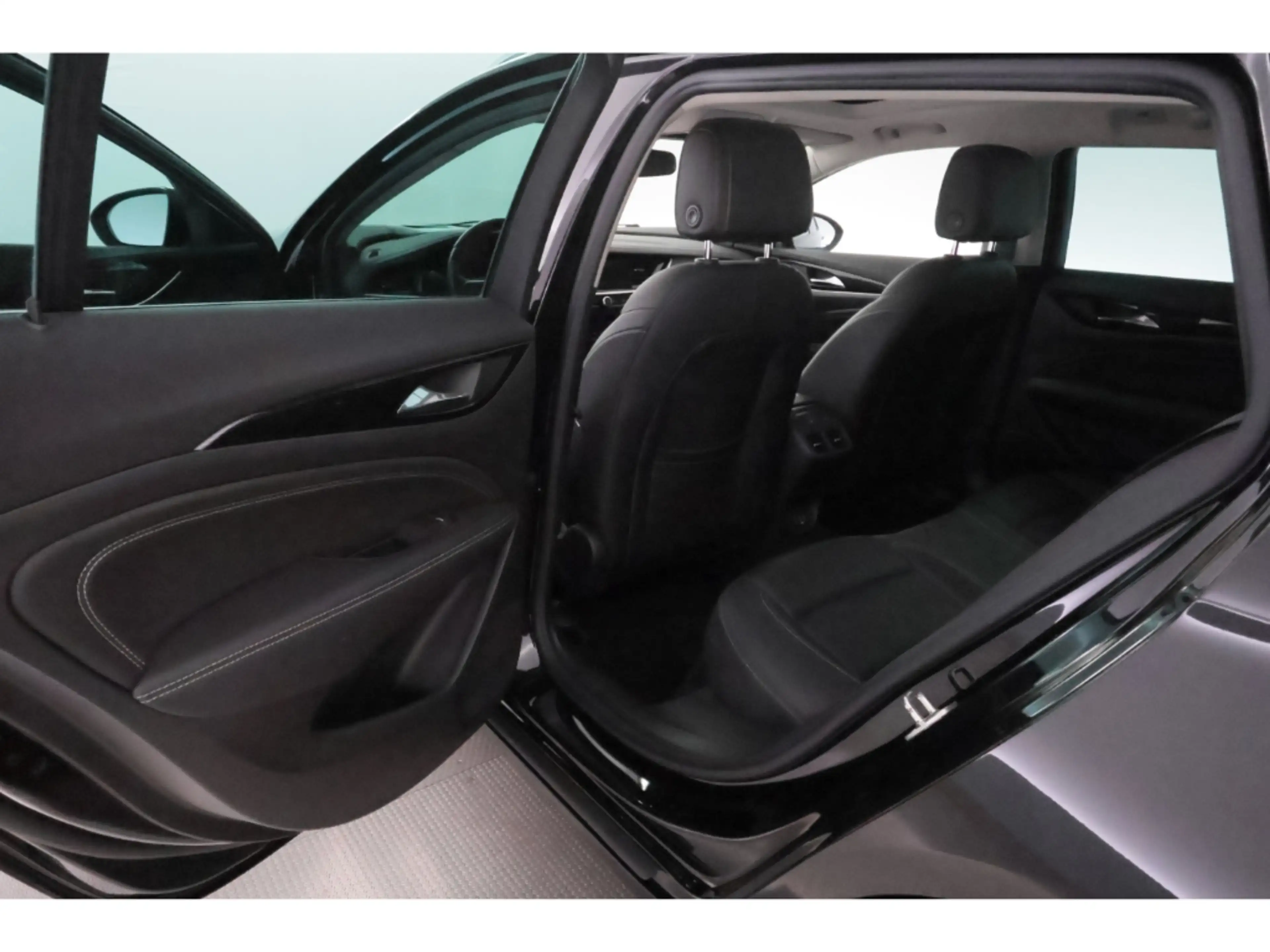 Opel Insignia B 1.6T ST Aut.Ultimate+LED+NAVI+HUD+KAMERA — photo 21