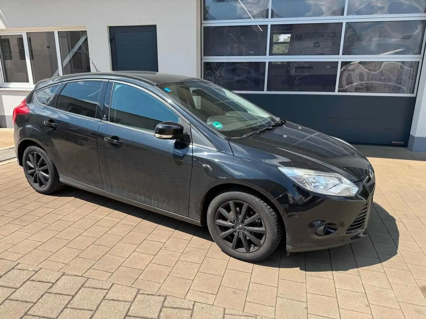 Ford Focus Lim. Champions Edition Zwart - 1