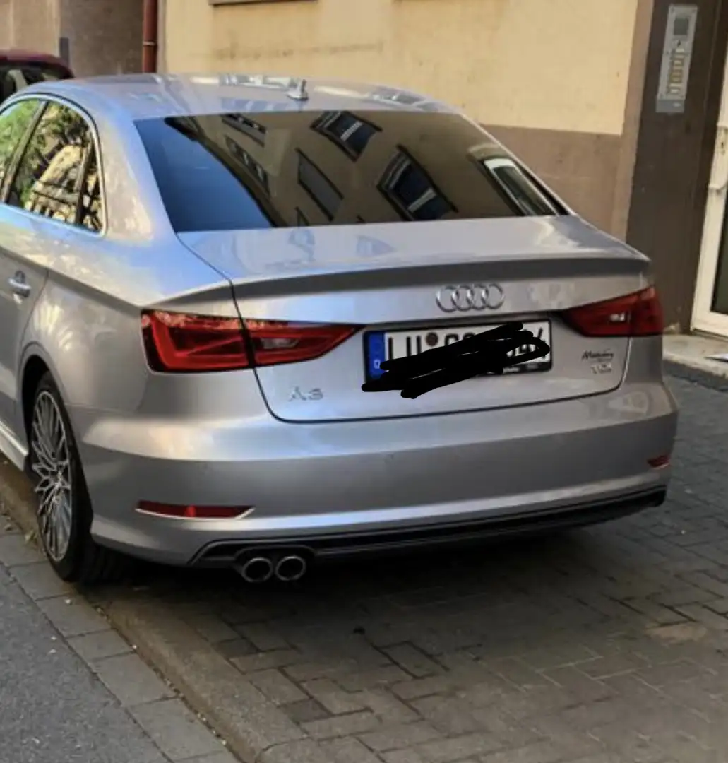 Audi A3 2.0TDI SLINE Silber - 2