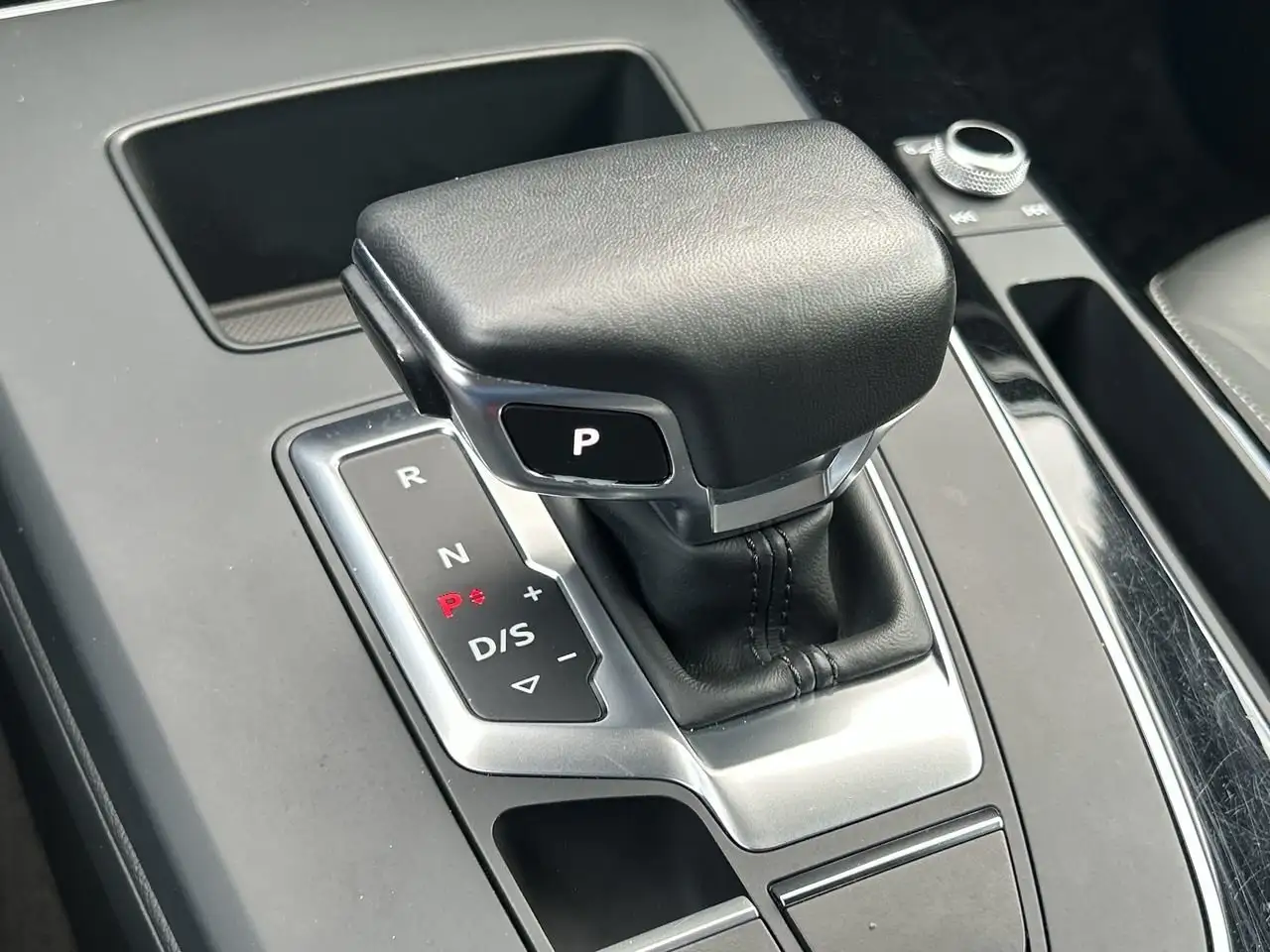 Audi Q5 снимка Audi Q5