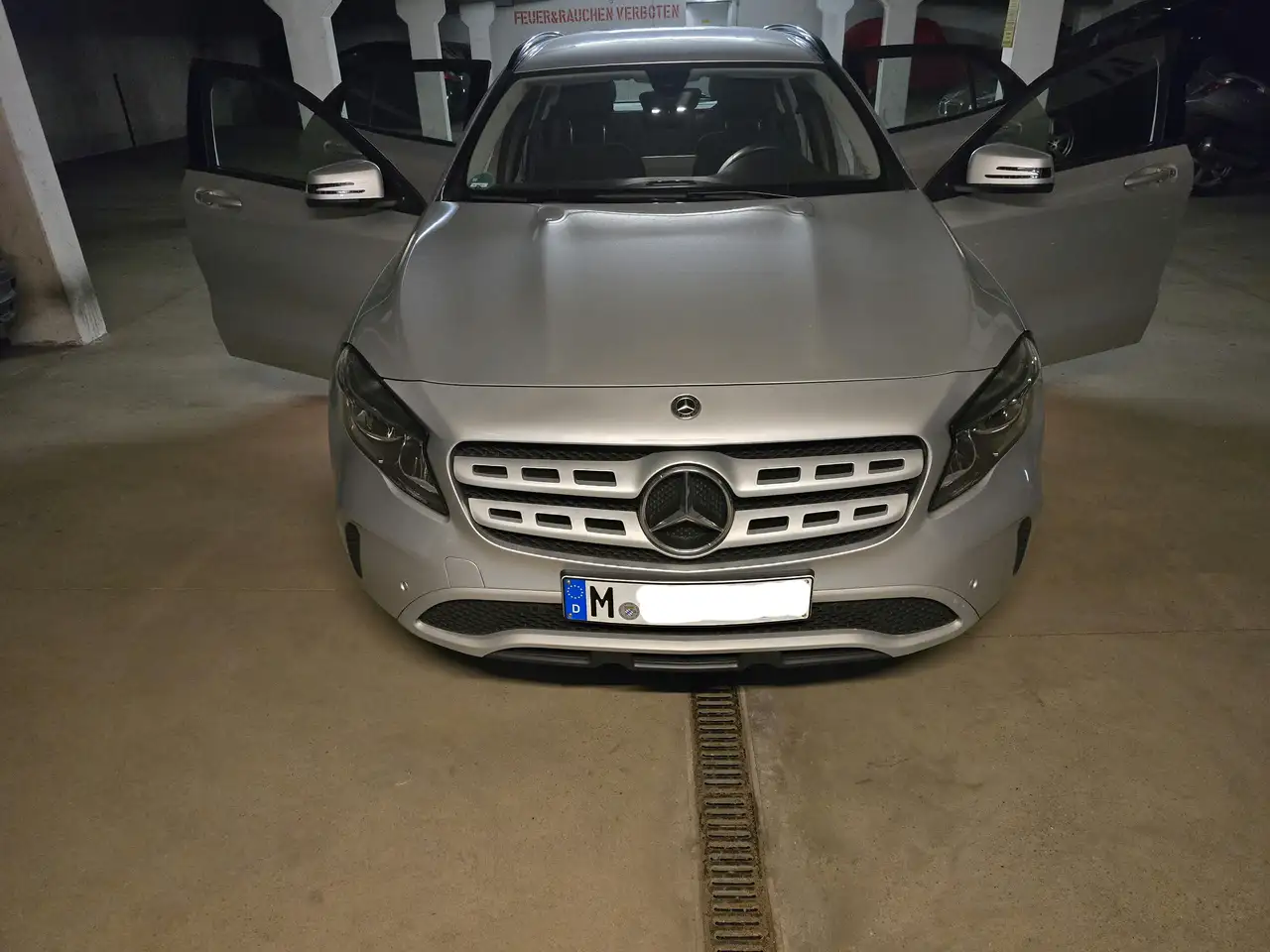 Mercedes-Benz GLA 180