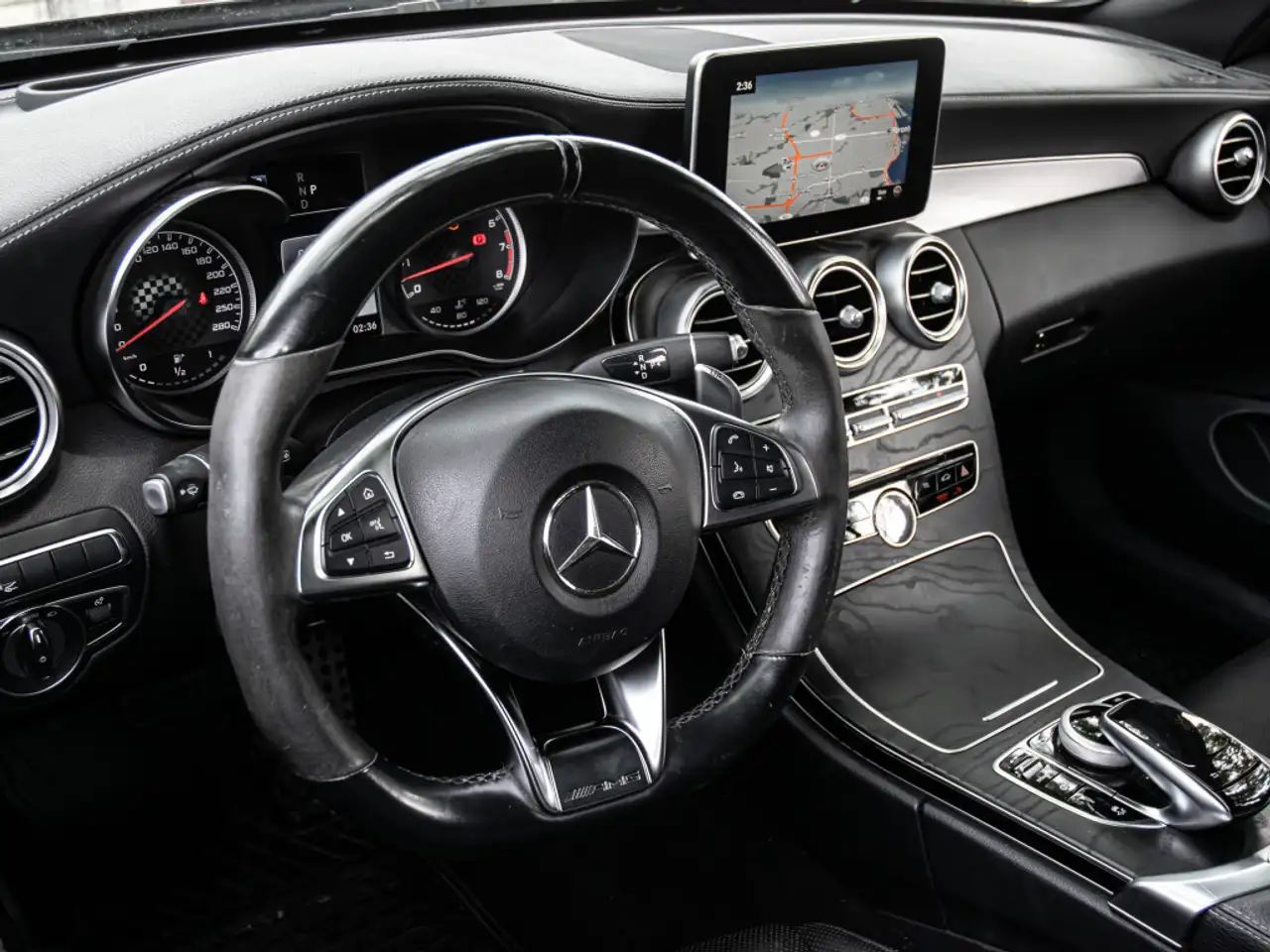 Mercedes-Benz C-Class снимка Mercedes-Benz C-Class