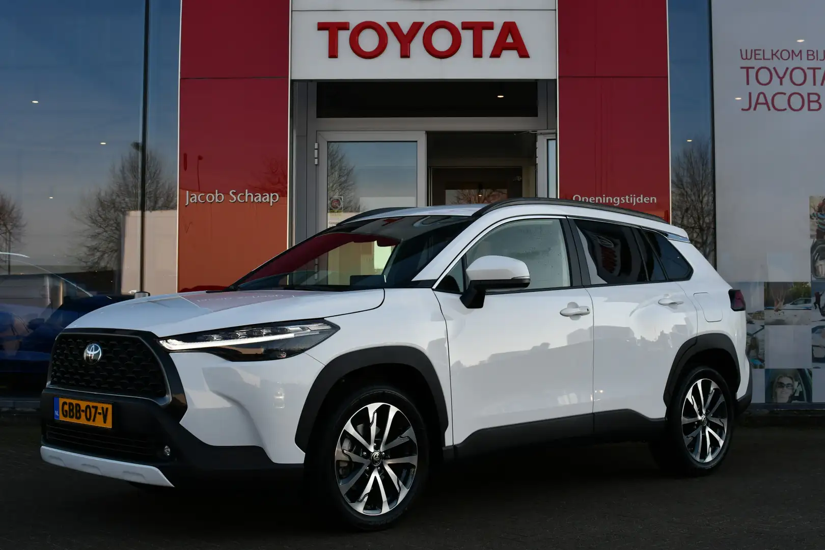 Toyota Corolla Cross Hybrid 200 Dynamic Automaat 197pk | Trekhaak | LED Wit - 1