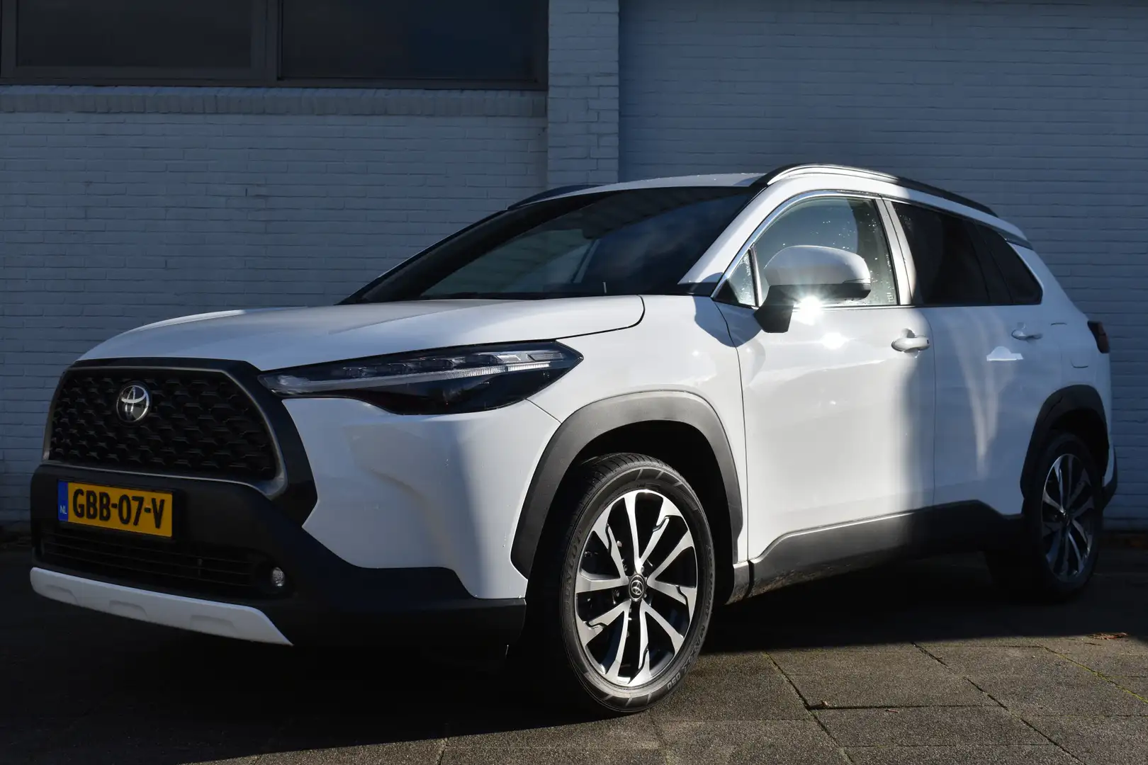 Toyota Corolla Cross Hybrid 200 Dynamic Automaat 197pk | Trekhaak | LED Wit - 1
