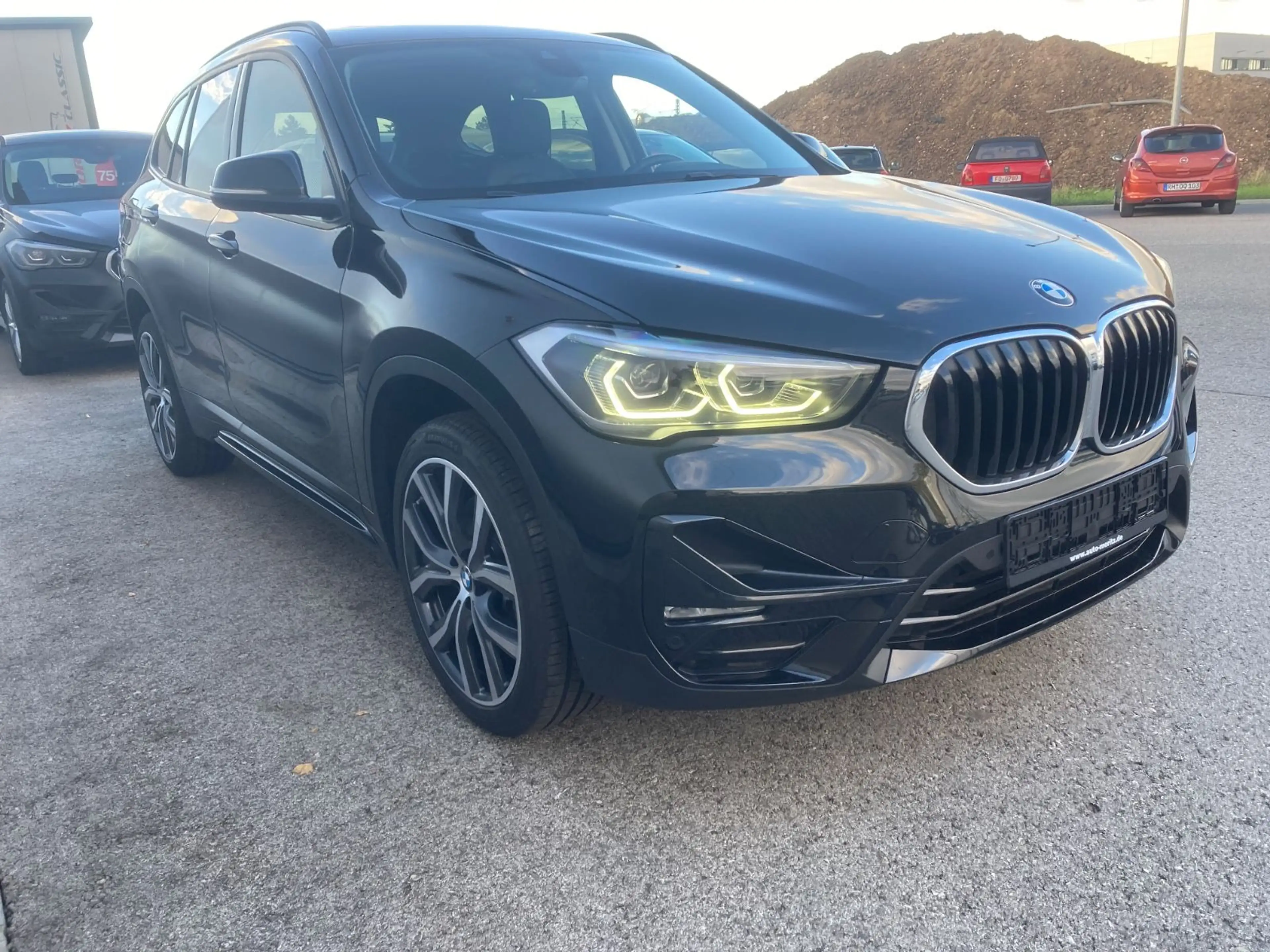 BMW X1 xDrive20i *Panoramadach*HiFi*DAB*Navi*18" — photo 8