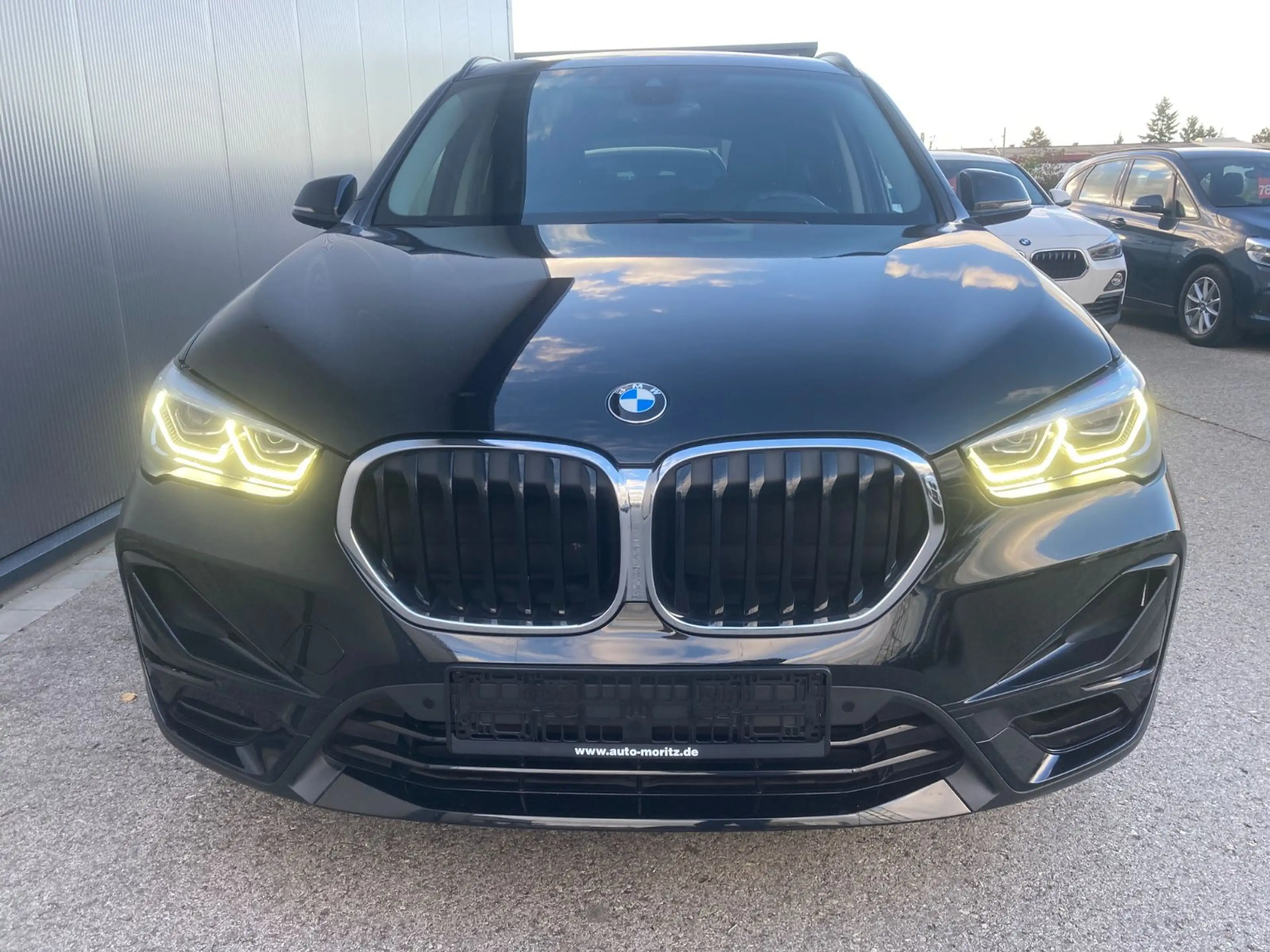 BMW X1 xDrive20i *Panoramadach*HiFi*DAB*Navi*18" — photo 9