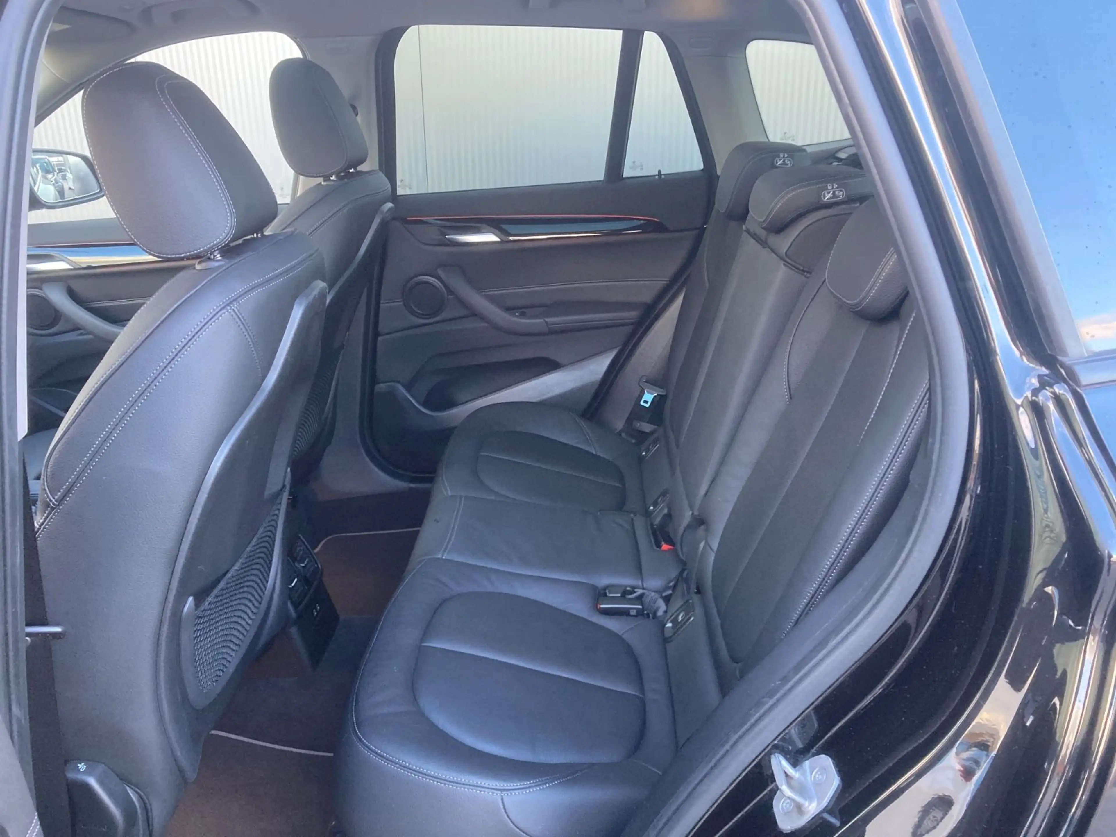 BMW X1 xDrive20i *Panoramadach*HiFi*DAB*Navi*18" — photo 10