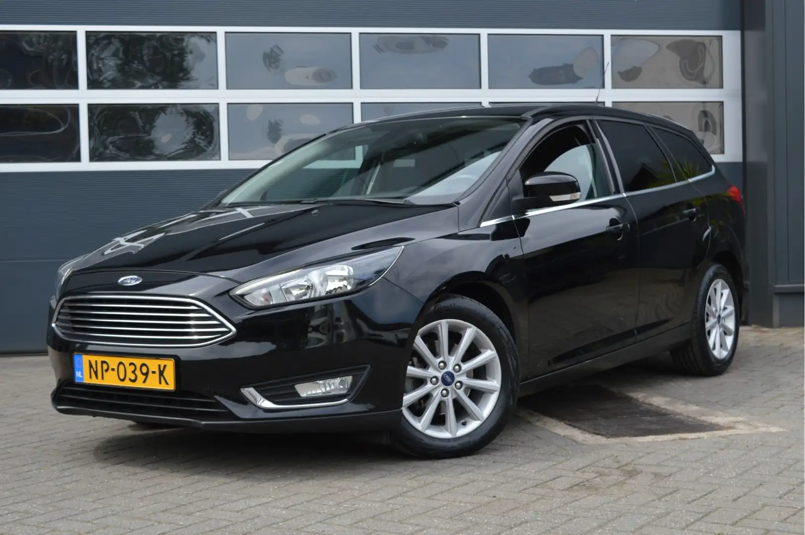 Ford Focus Wagon 1.0 Titanium 125PK | Aut. Airco | Cruise Con Negro - 1