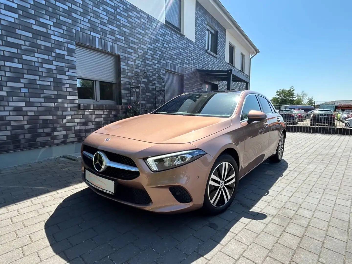Mercedes-Benz A 250 A -Klasse A 250 e Edition 2021 Brown - 1