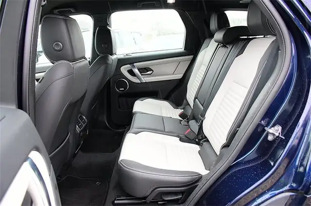 Land Rover Discovery Sport view 26