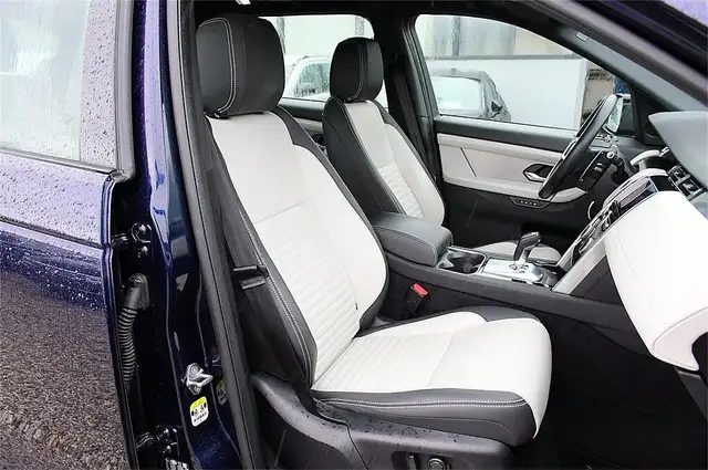 Land Rover Discovery Sport view 27