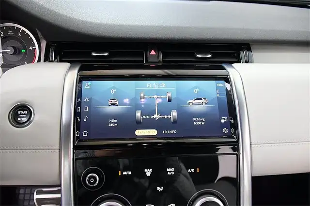 Land Rover Discovery Sport view 20