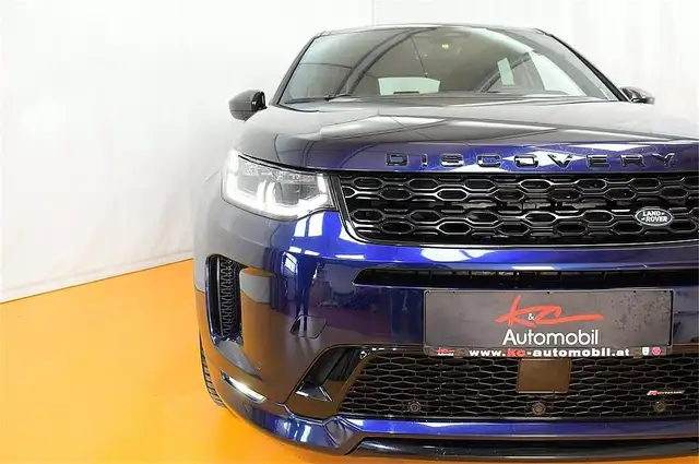 Land Rover Discovery Sport view 8