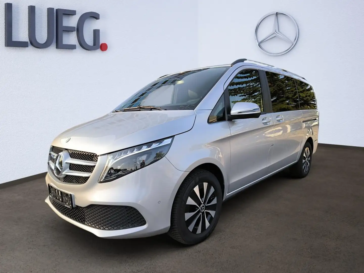 Mercedes-Benz V 250 d 4MATIC Lang el.Schiebe SpurW AHK Navi Silber - 2