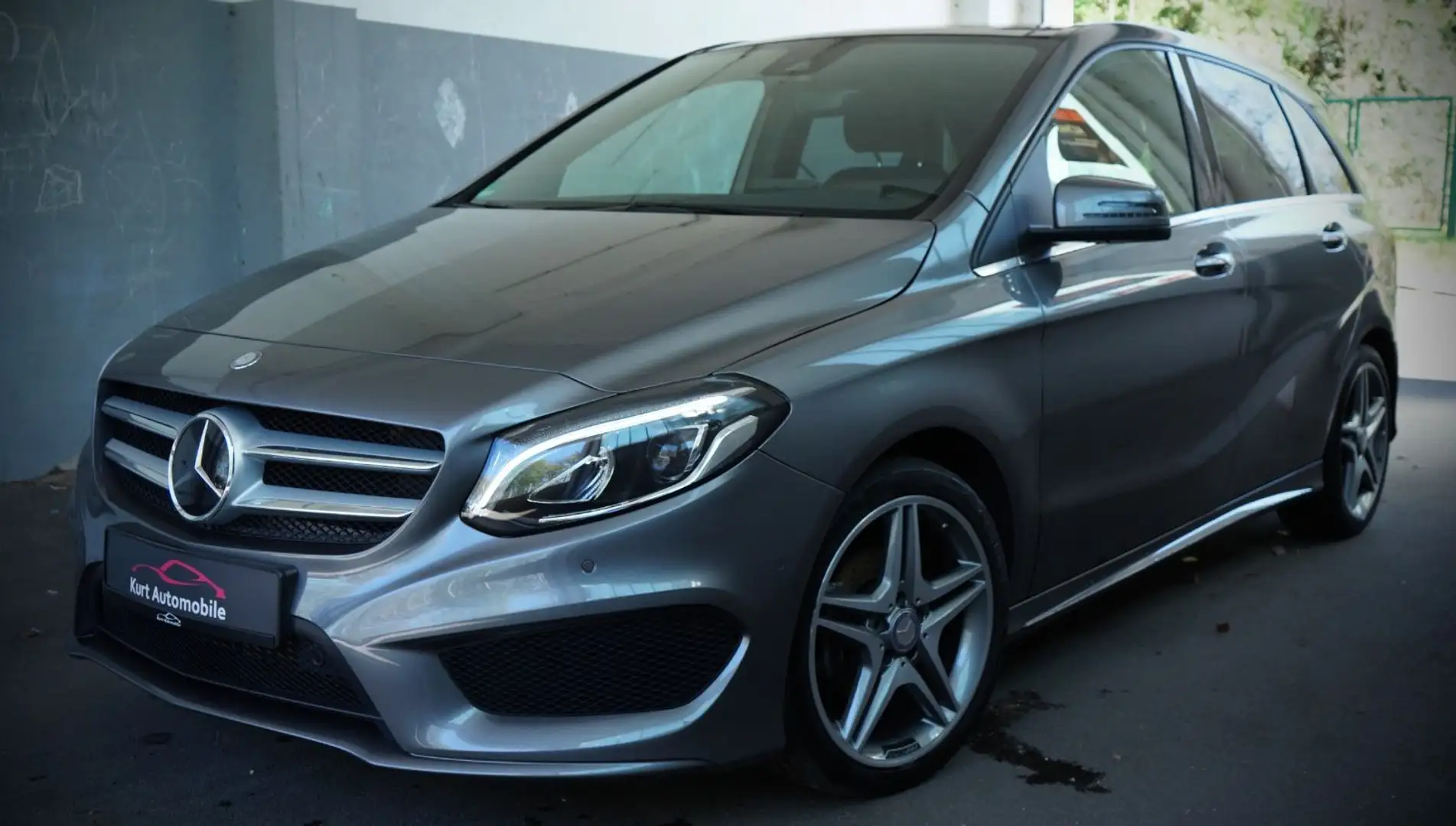 Mercedes-Benz B 200 AMG Autom.*Pano*Navi*LED*Leder* Grijs - 1