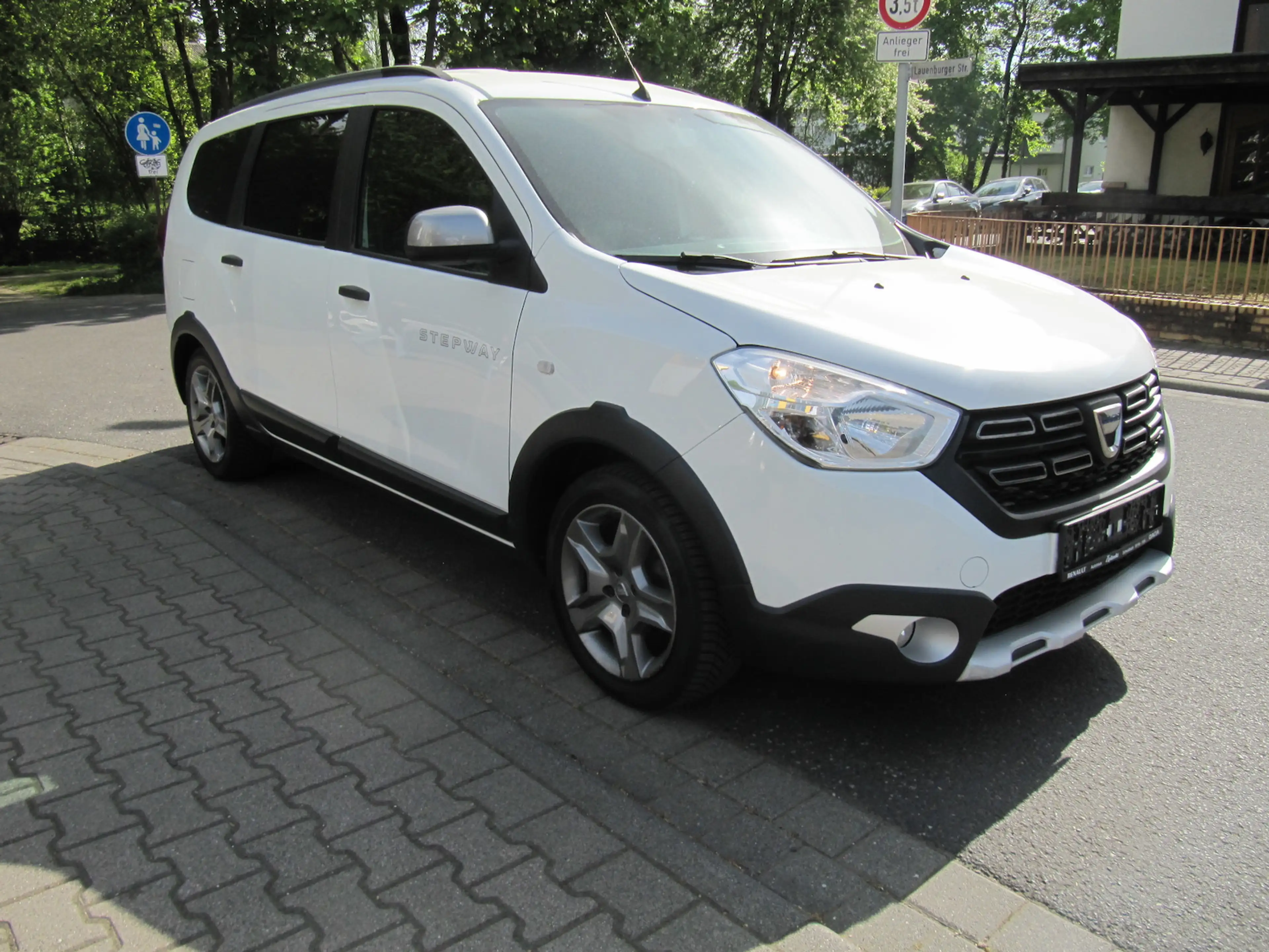 Dacia Lodgy Stepway Klima+ Navi + Insp.+ Tüv+ NEU + — photo 4