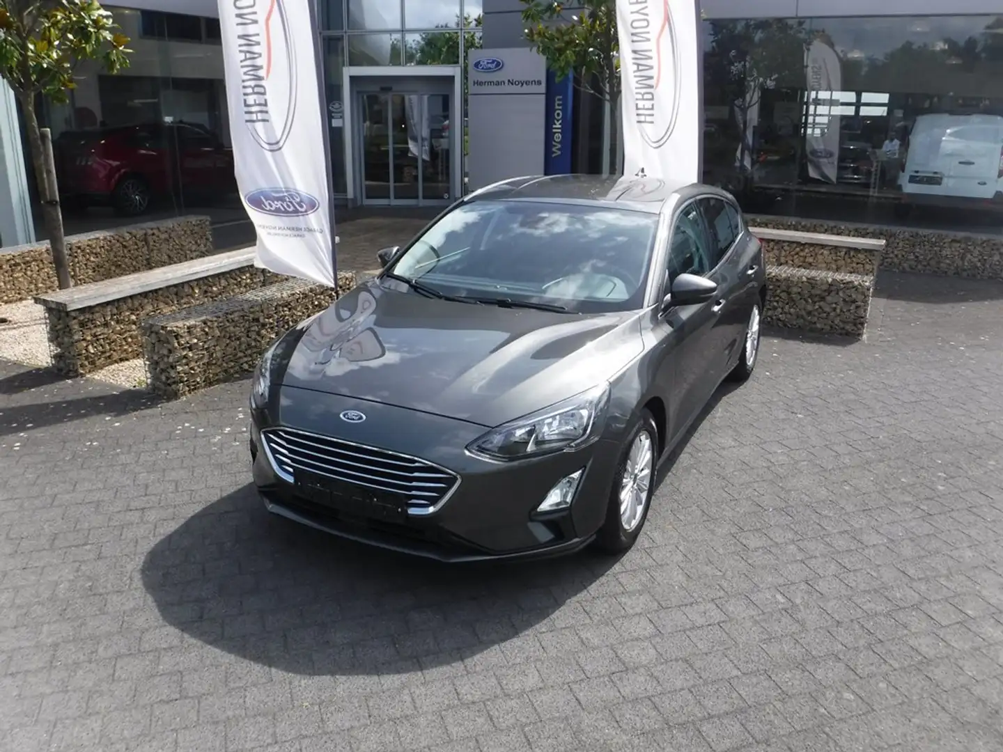 Ford Focus Titanium Grau - 1