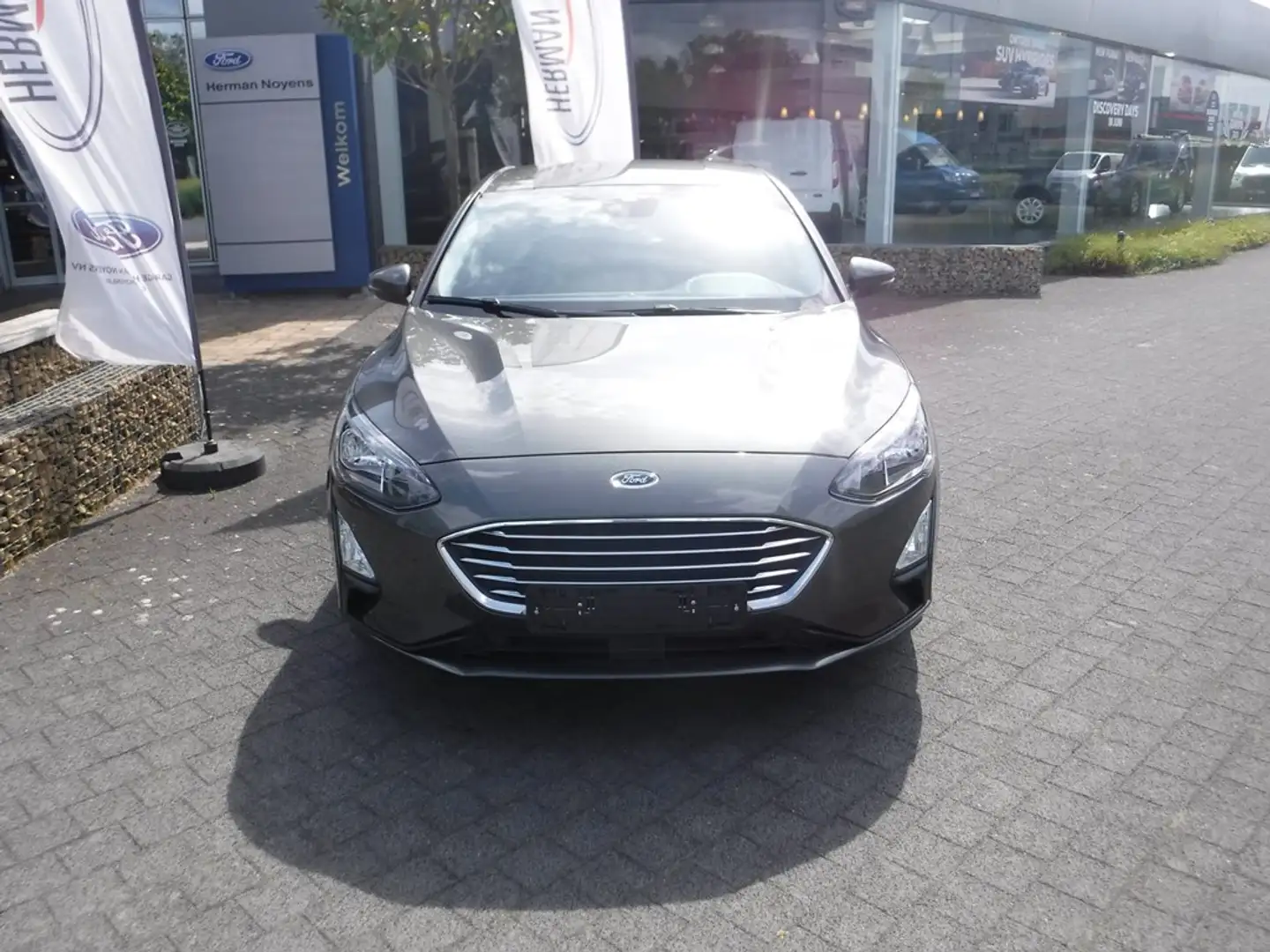 Ford Focus Titanium Grau - 2
