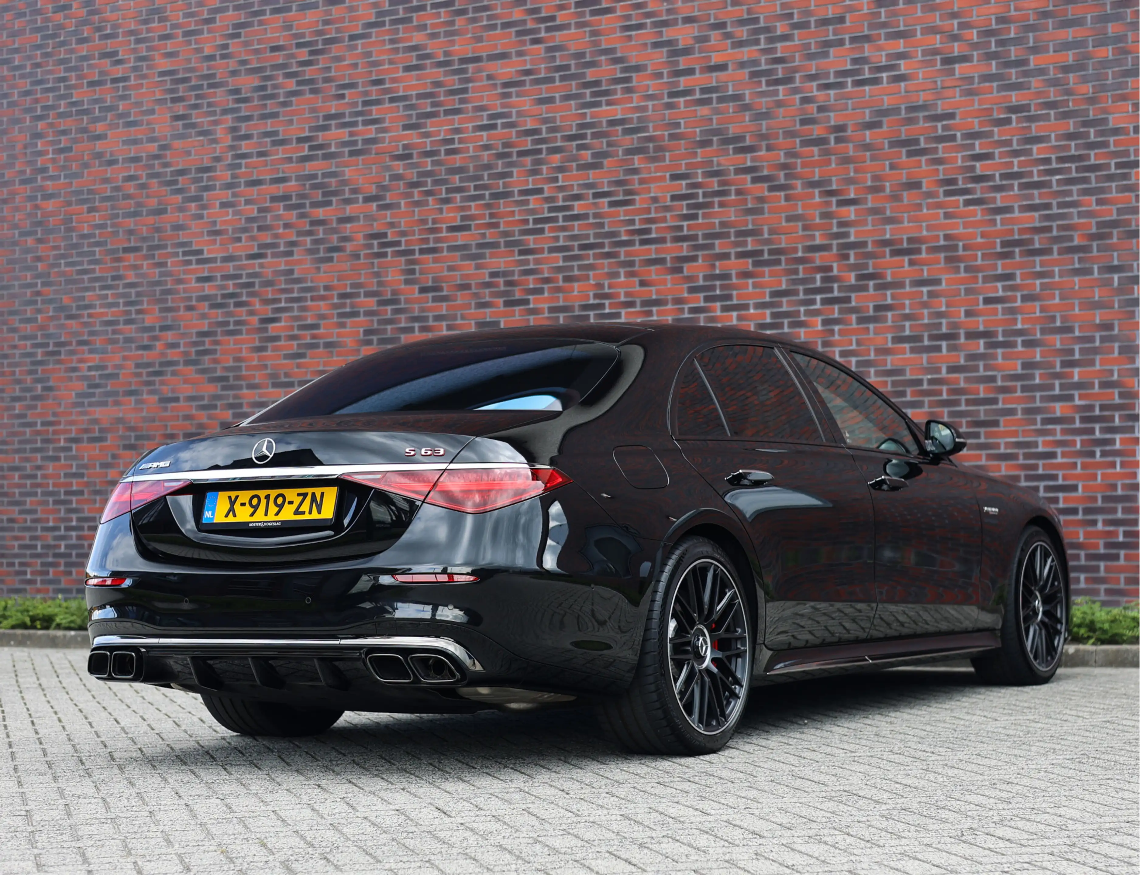 Mercedes-Benz S 63 AMG S63 E Performance | Burmester - EARS - AIRMATIC — photo 17