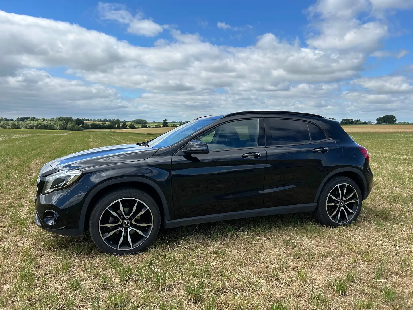 Mercedes-Benz GLA 180 GLA 180 Business Solution AMG (EU6.2) Zwart - 2