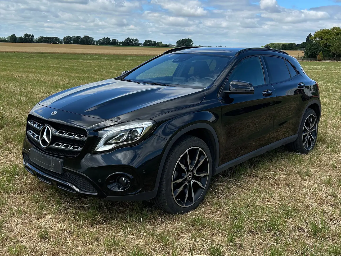 Mercedes-Benz GLA 180 GLA 180 Business Solution AMG (EU6.2) Zwart - 1
