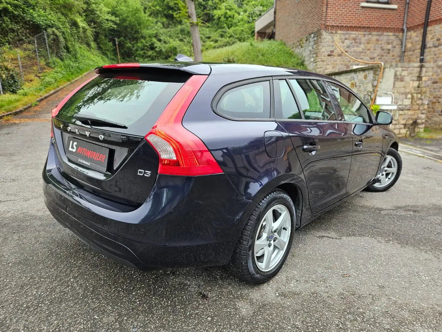 Volvo V60 V60 2.0 D3 *CUIR*NAVI*1STHAND*EURO6*NETTO5371 Bleu - 2