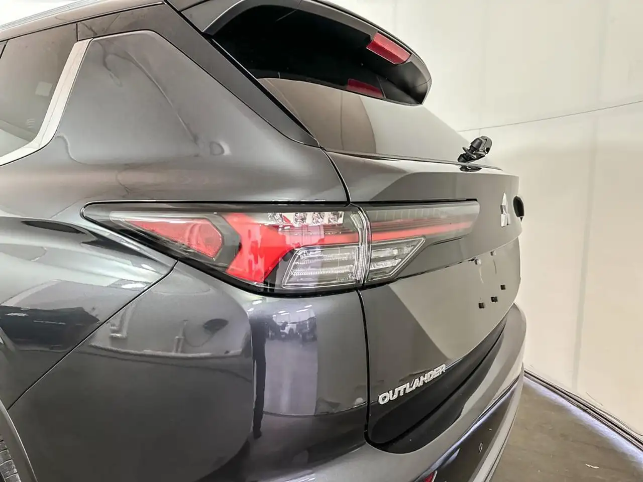 Mitsubishi Outlander снимка Mitsubishi Outlander