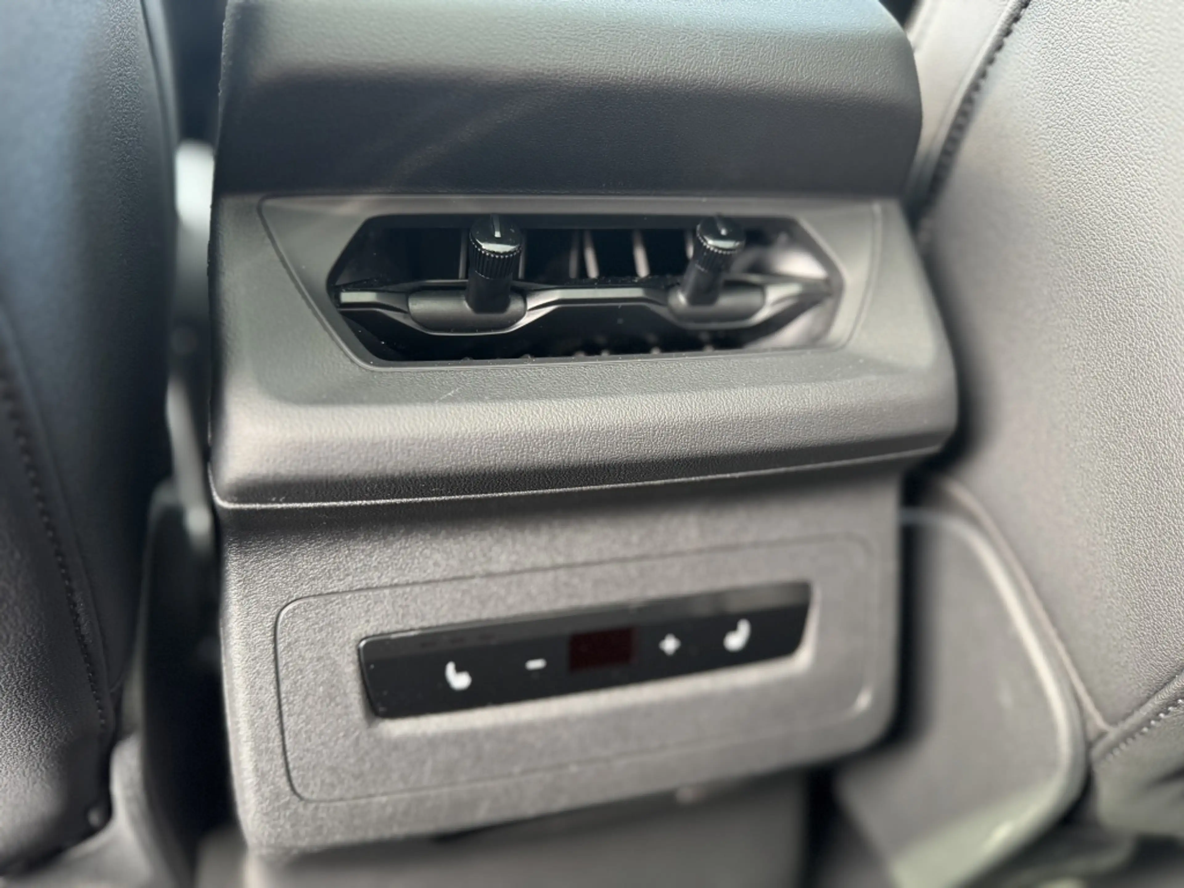 Audi A6 e-tron Avant Advanced edt 83 kWh — photo 12