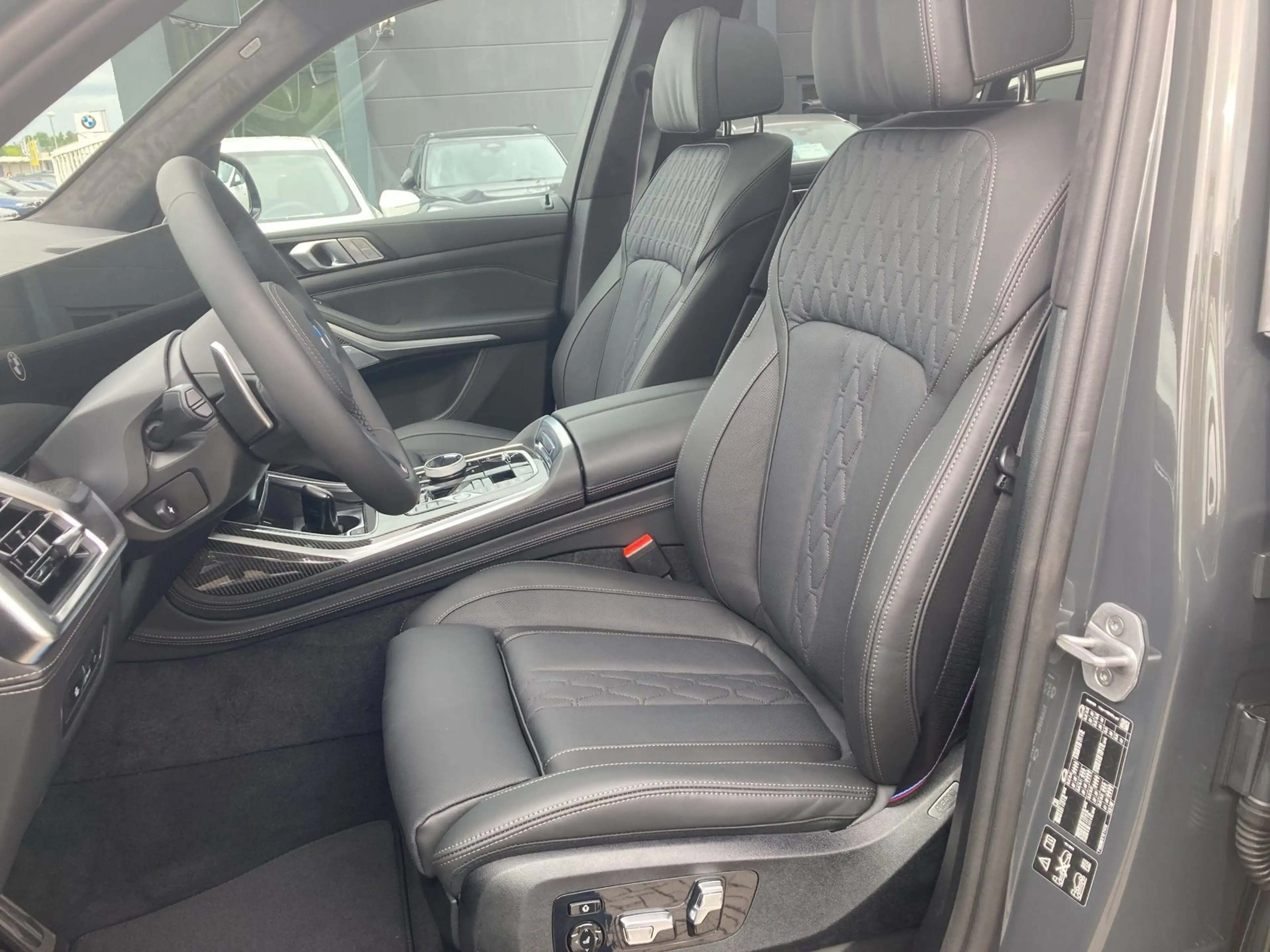BMW X7 xDrive40d M Sportpaket B&W Surround DAB RFK — photo 9