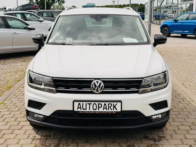Volkswagen Tiguan view 2