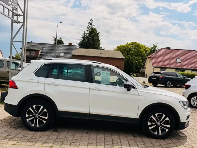 Volkswagen Tiguan view 6