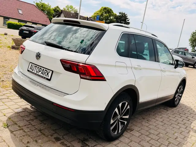 Volkswagen Tiguan view 5