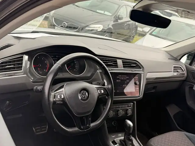 Volkswagen Tiguan view 8