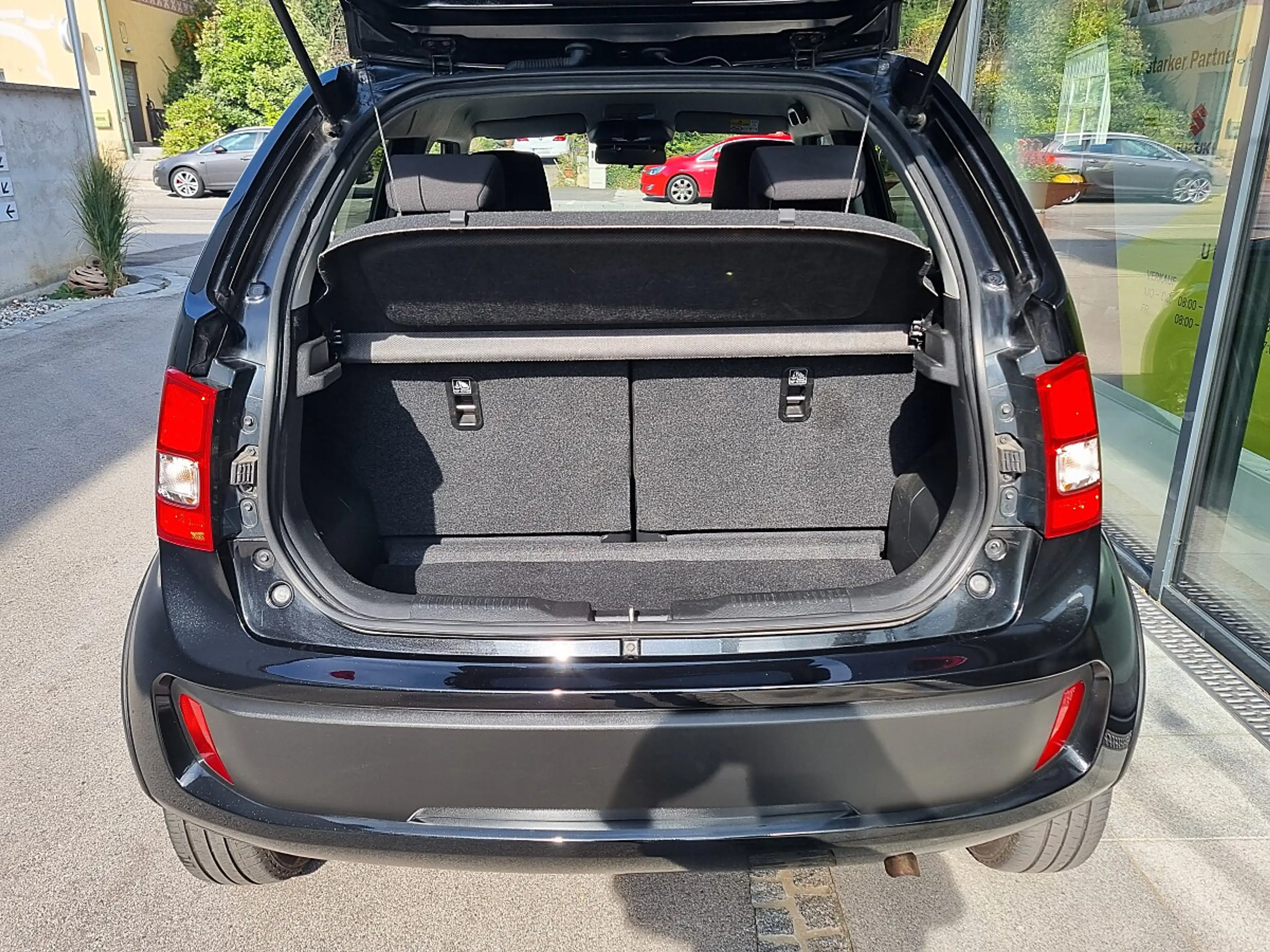 Suzuki Ignis 1,2 Hybrid 4WD Flash — photo 5