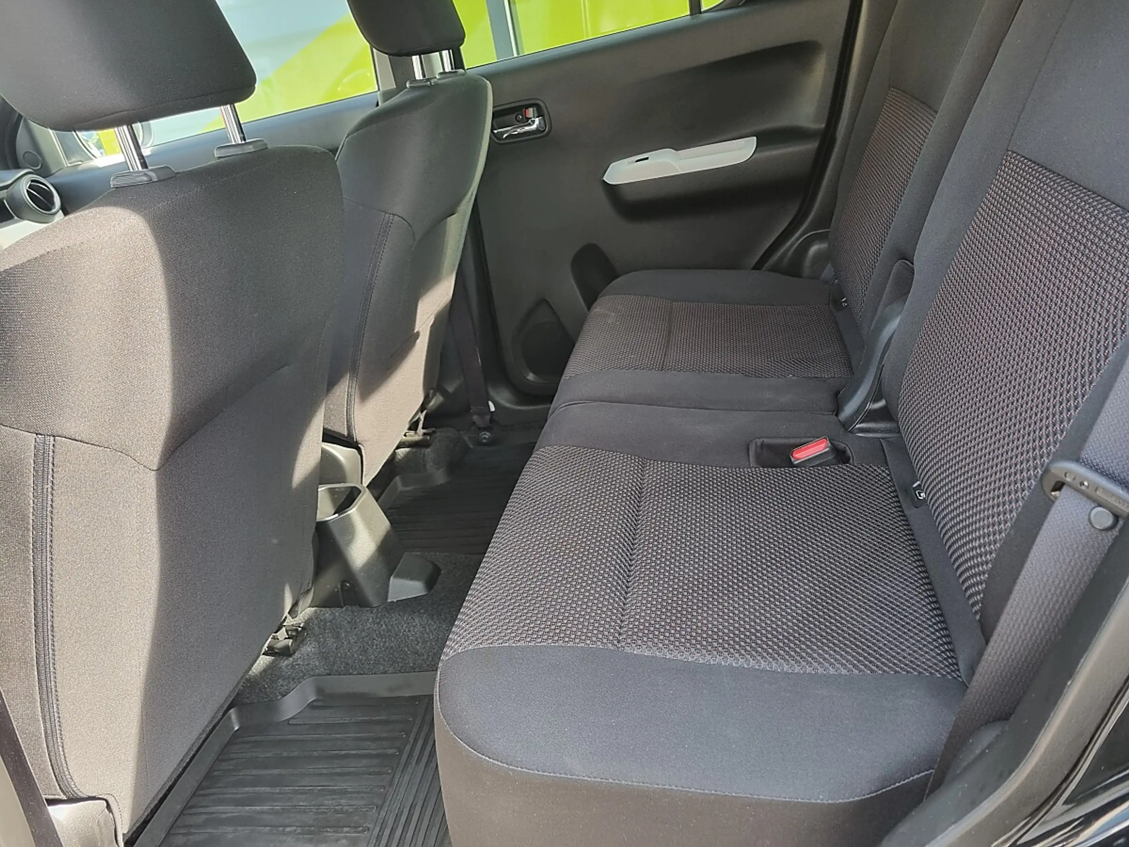 Suzuki Ignis 1,2 Hybrid 4WD Flash — photo 8
