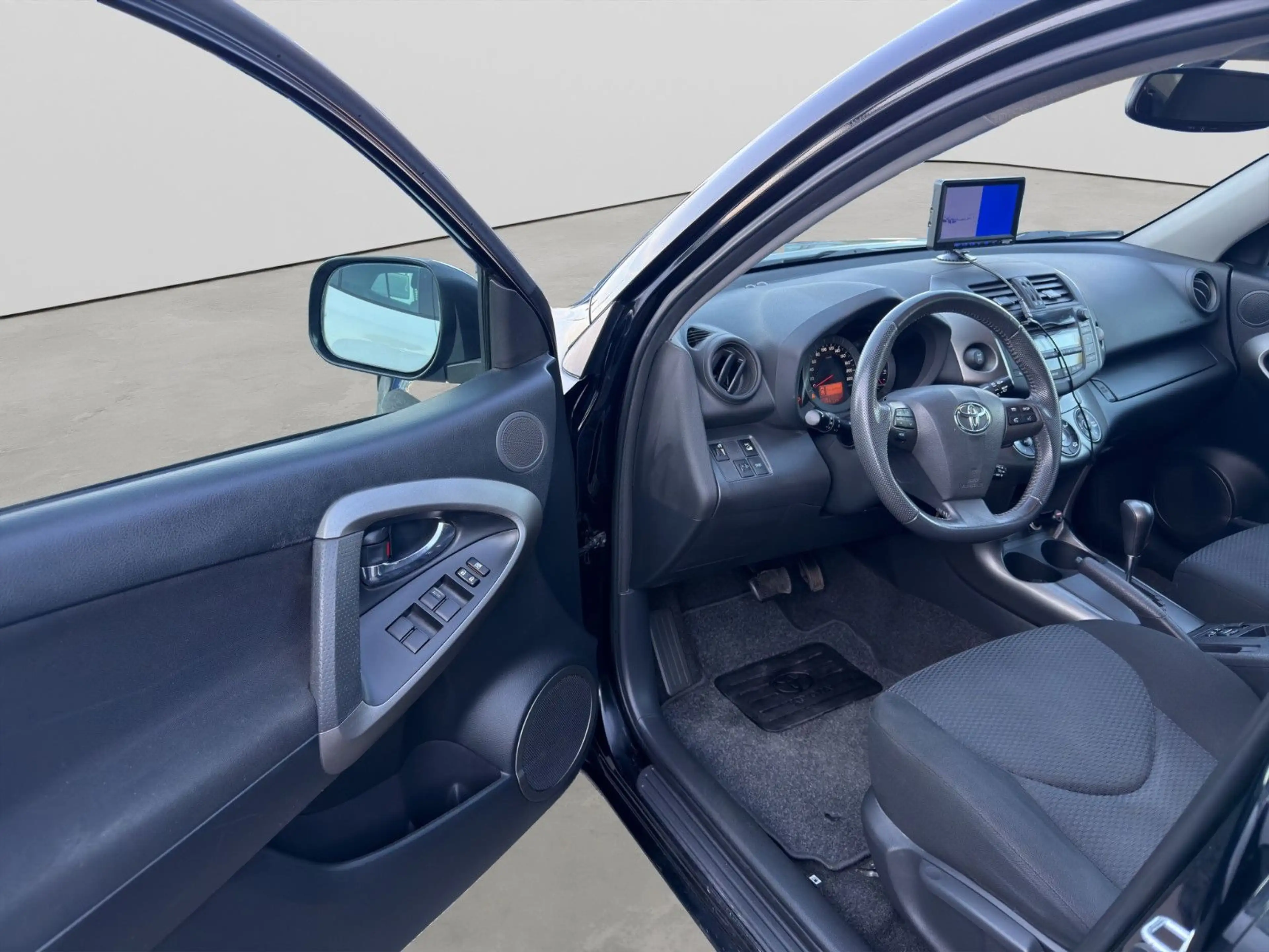 Toyota RAV 4 4 2.0 Aut.AWD KAM KLIMAAUT AHK GJR TÜVNeu 17' — photo 11