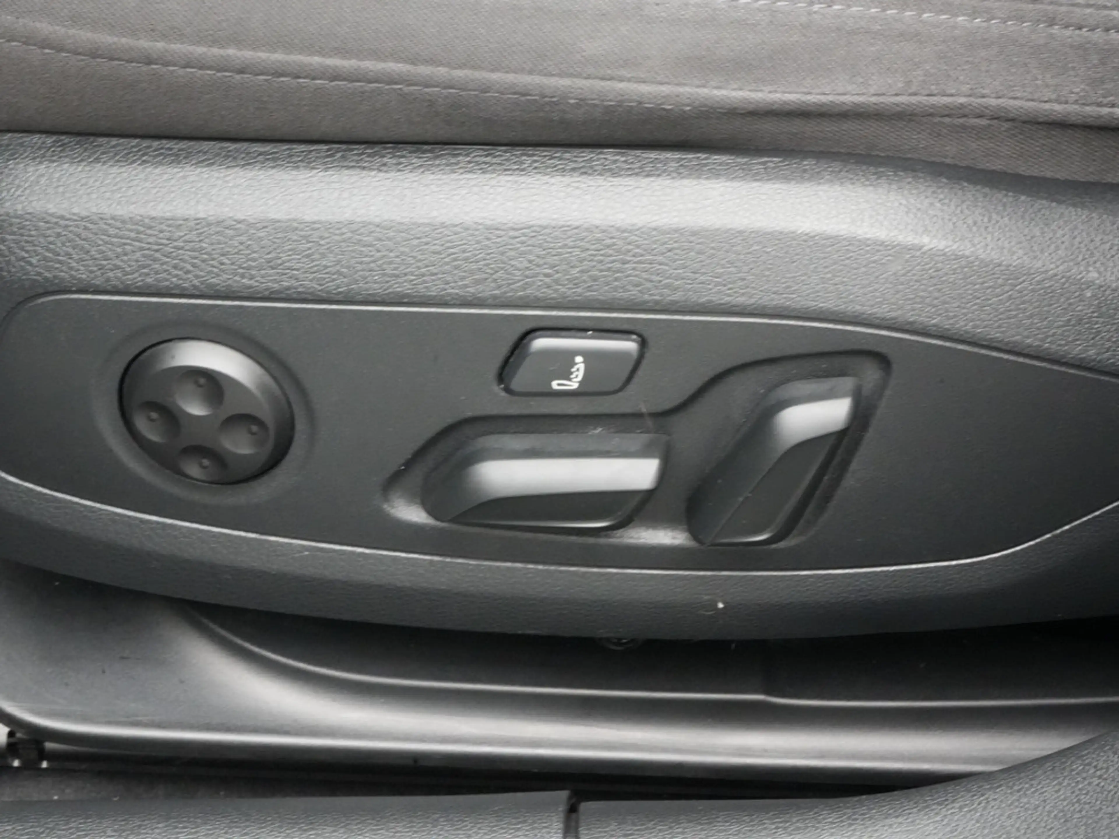Audi A4 allroad VIRT NAVI PANO AHK KAM ACC MATRIX — photo 12
