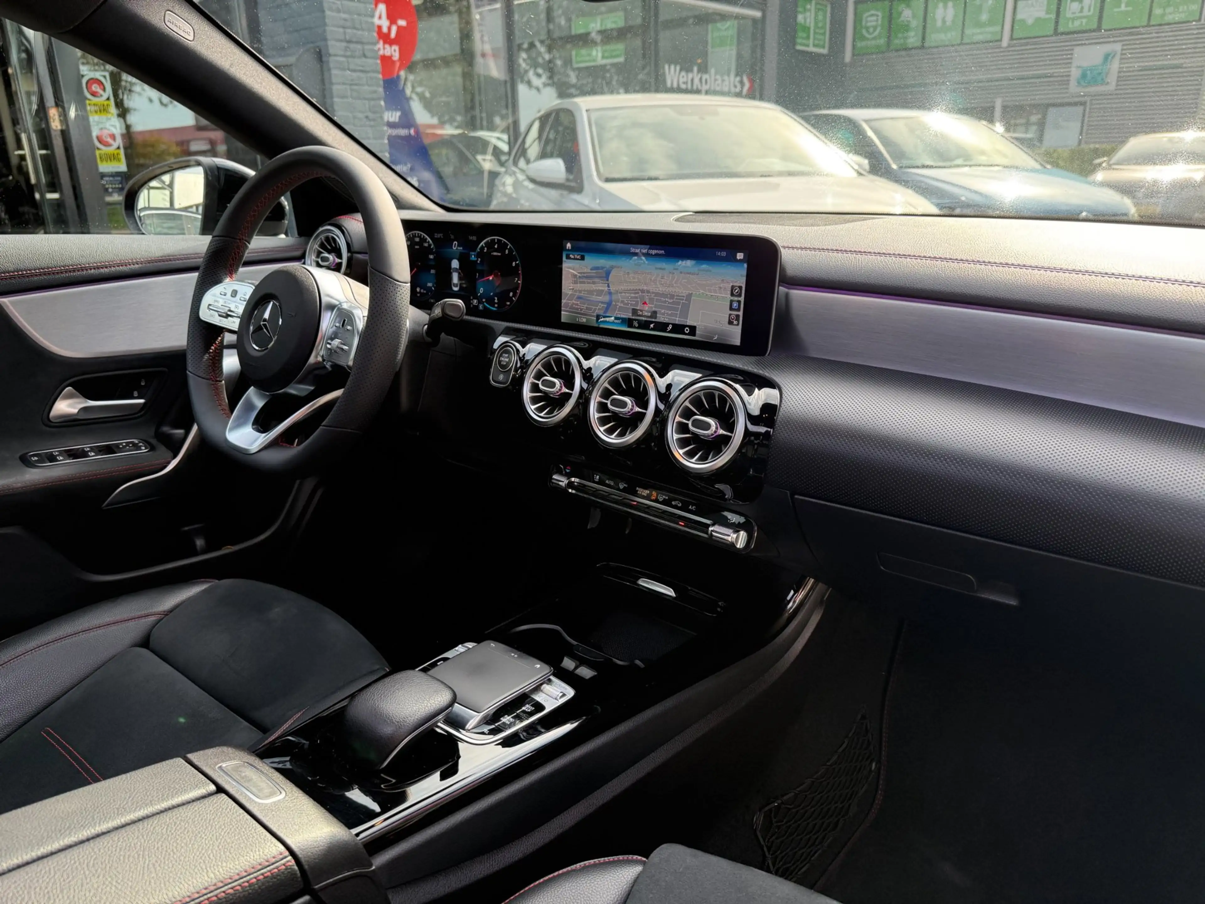 Mercedes-Benz CLA 220 Premium Plus AMG Night Edition | Pano | Sfeerverli — photo 16