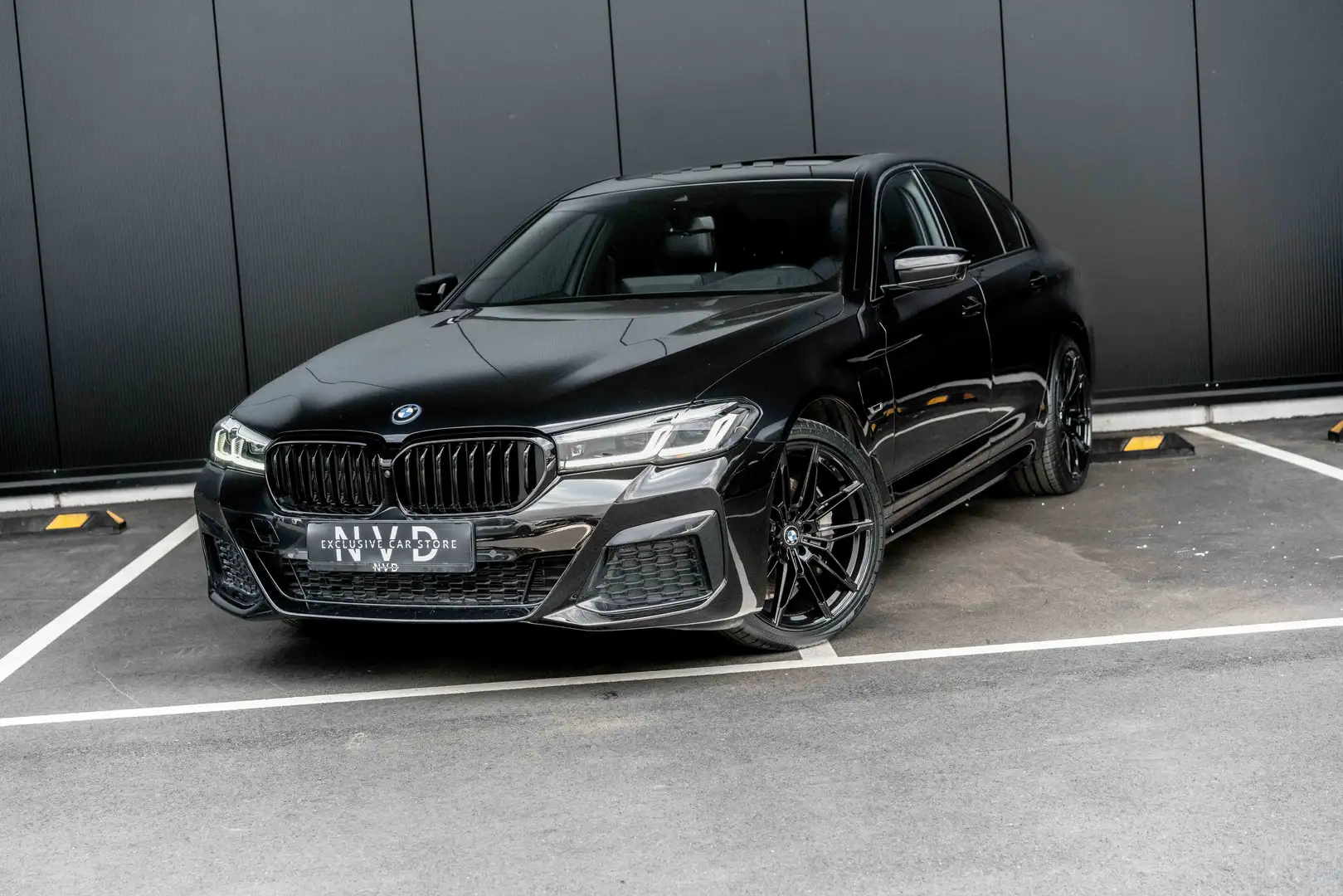 BMW 545 545e | Xdrive | Pano | Headup | H. kardon | Camera Negru - 1