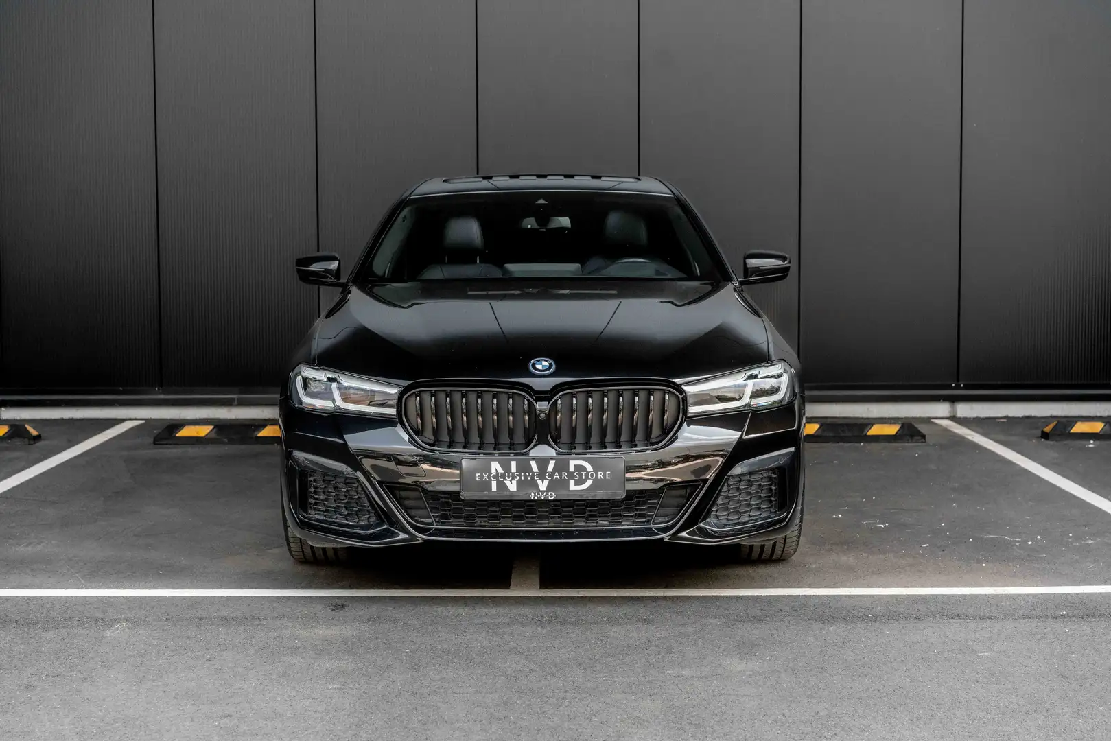 BMW 545 545e | Xdrive | Pano | Headup | H. kardon | Camera Negru - 2